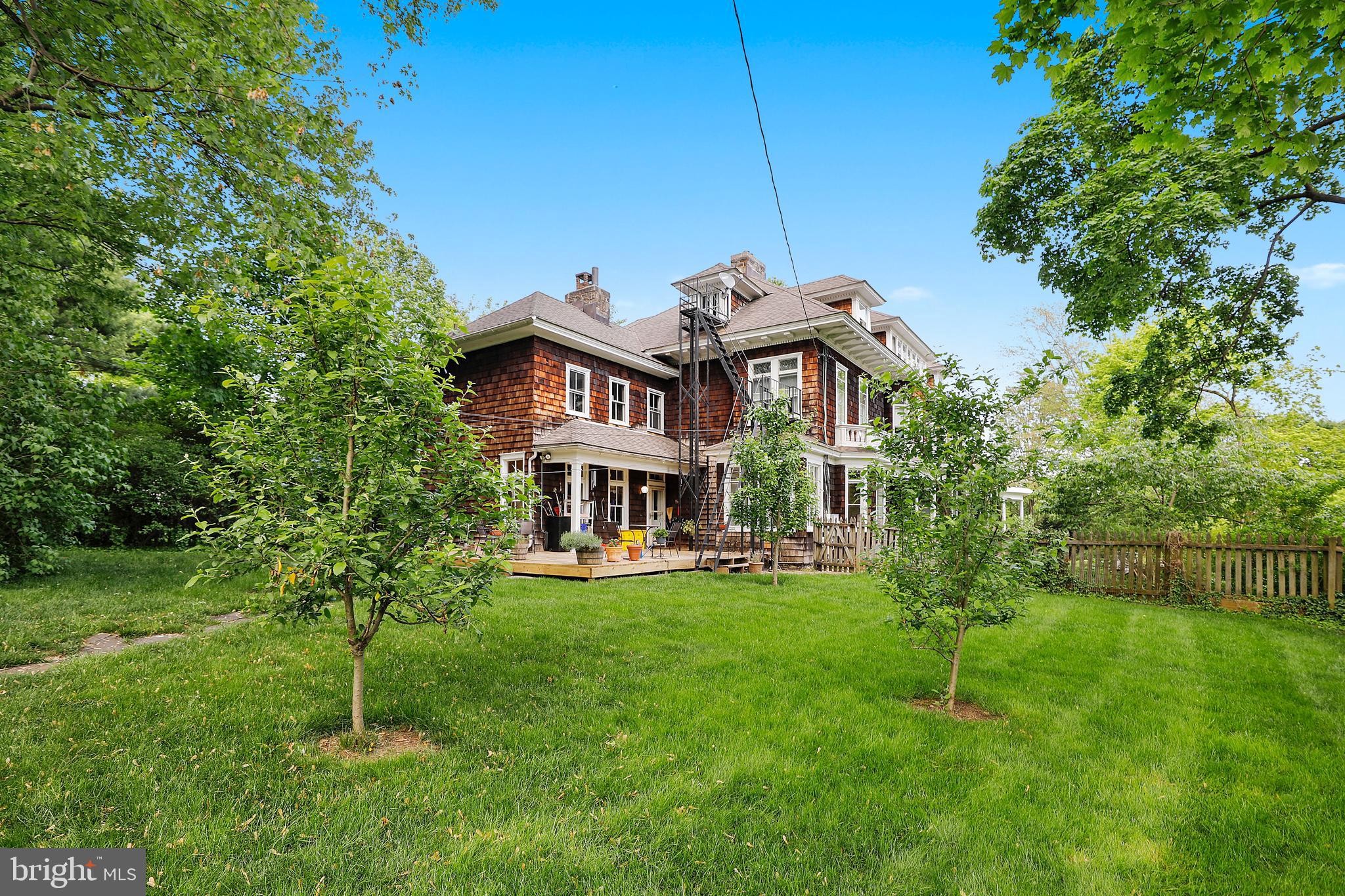 ROLAND PARK - Residential