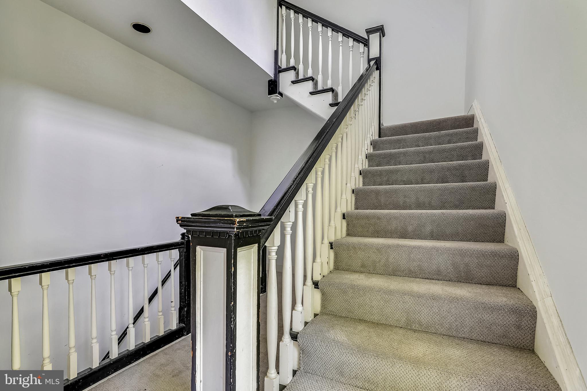 ROLAND PARK - Residential