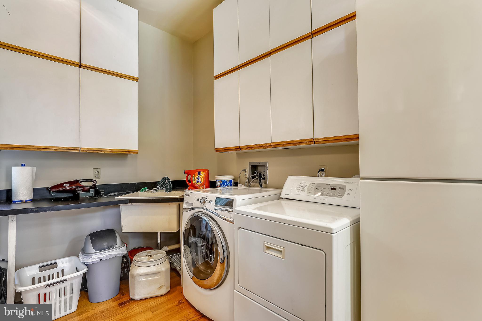 ROLAND PARK - Residential