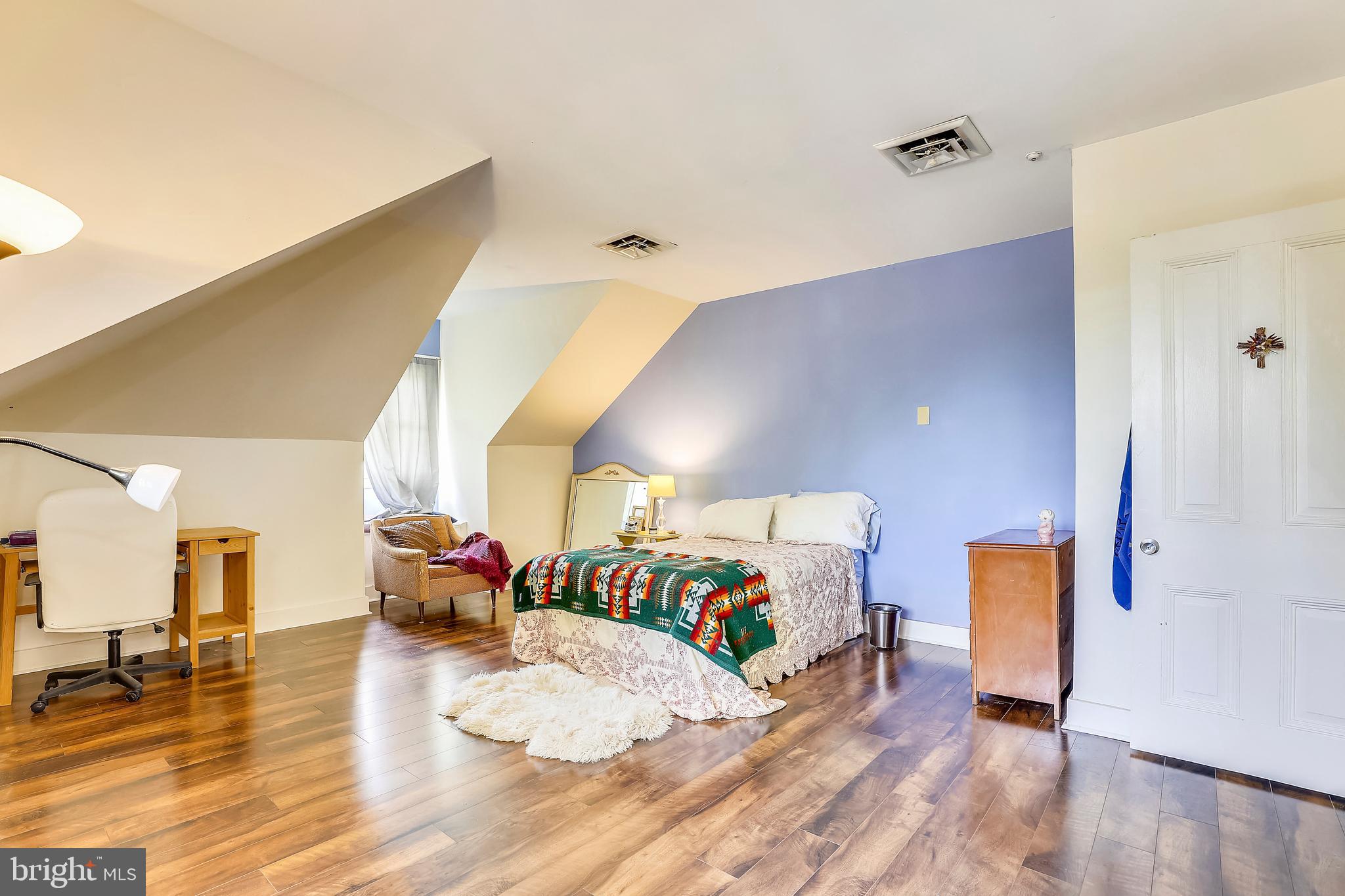 ROLAND PARK - Residential