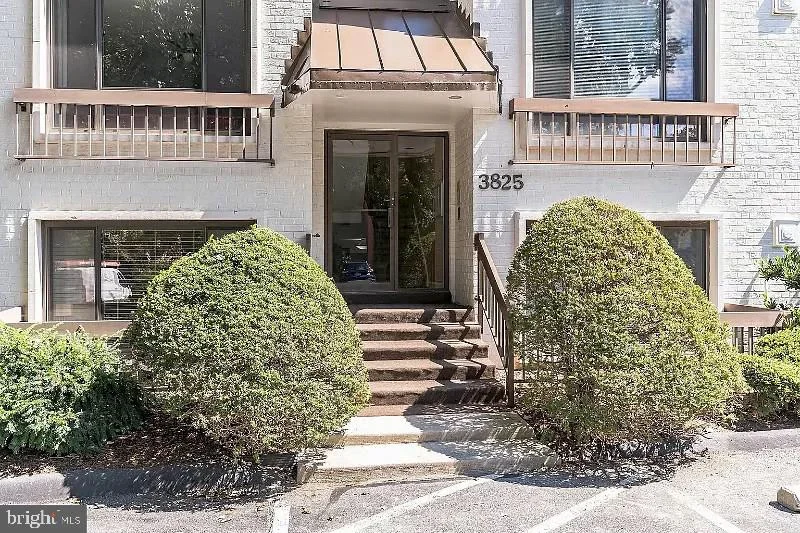 3825 Davis Place NW Unit 3