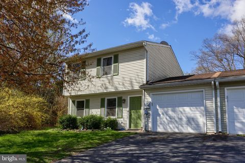 Photo of 5 Amber Court, MILLERSVILLE, PA 17551 (MLS # PALA2066832)