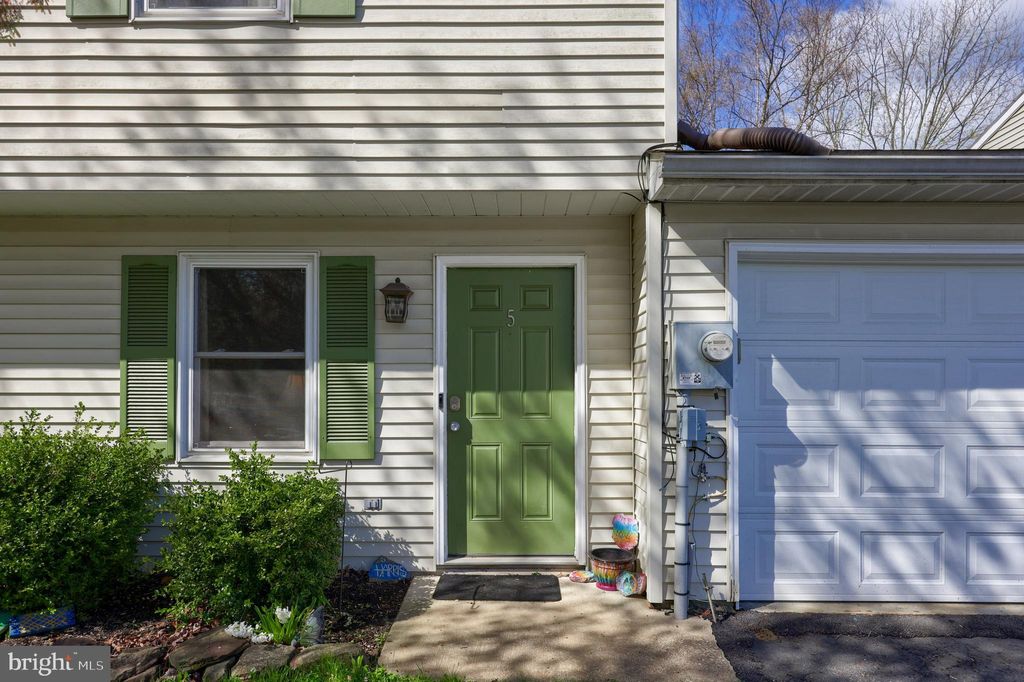 Photo of 5 Amber Court, MILLERSVILLE, PA 17551 (MLS # PALA2066832)