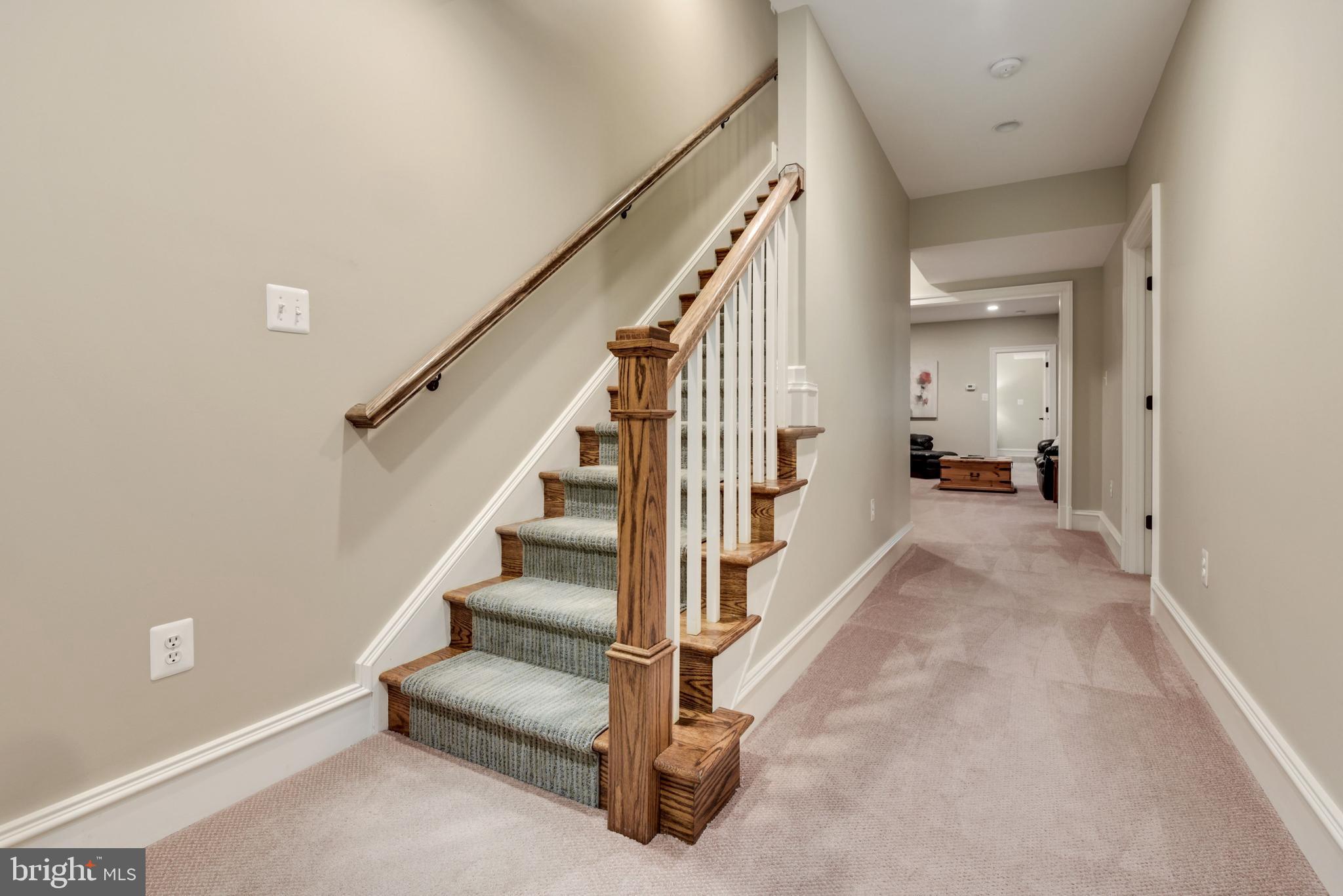 CRESCENT HILLS - Residential