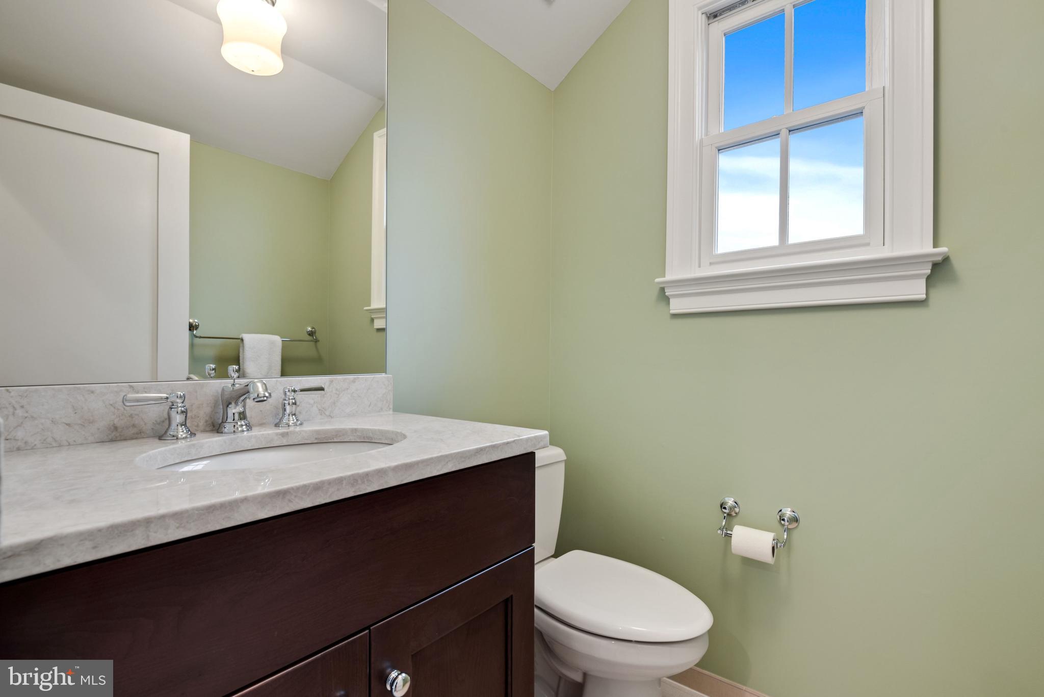 CRESCENT HILLS - Residential