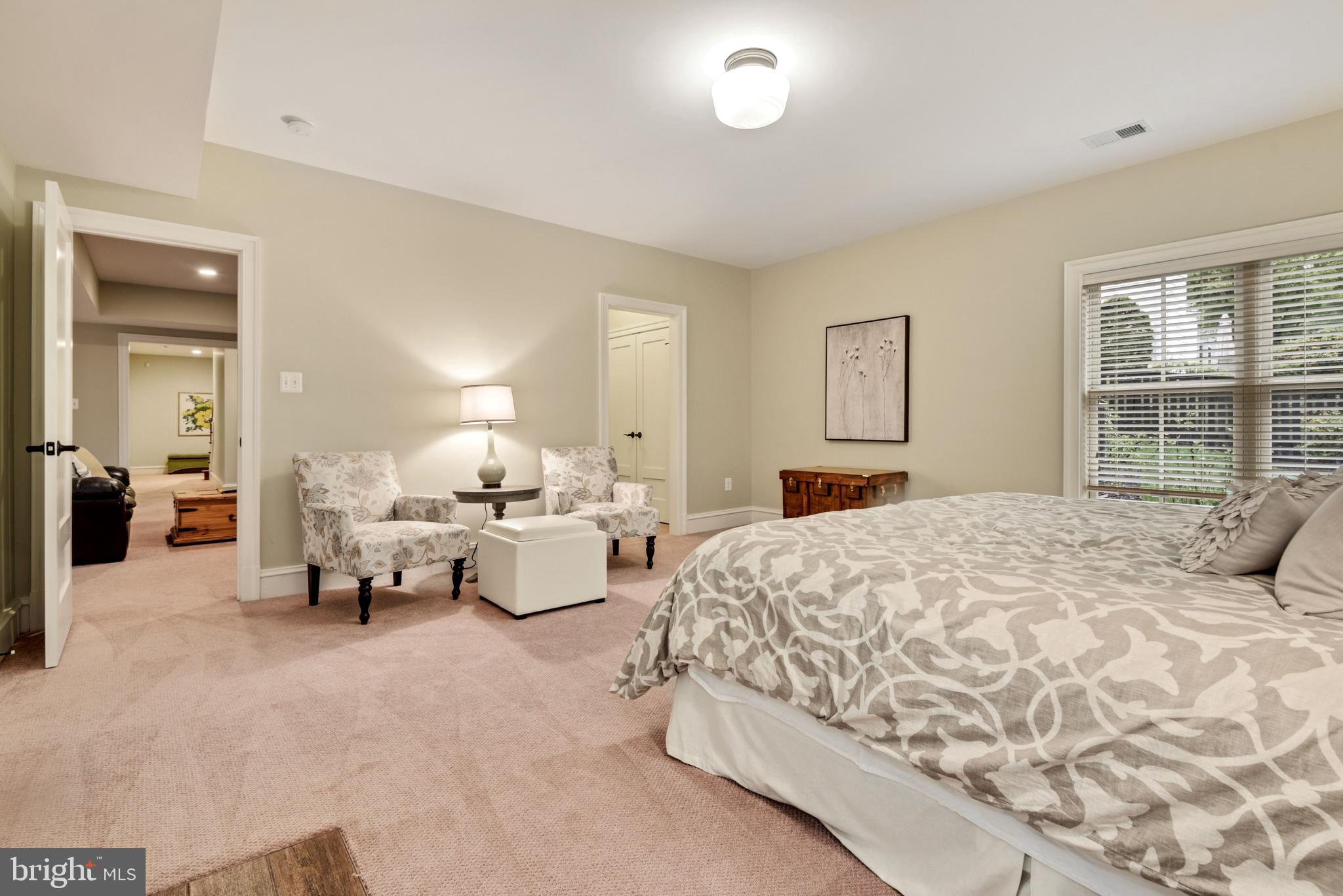 CRESCENT HILLS - Residential