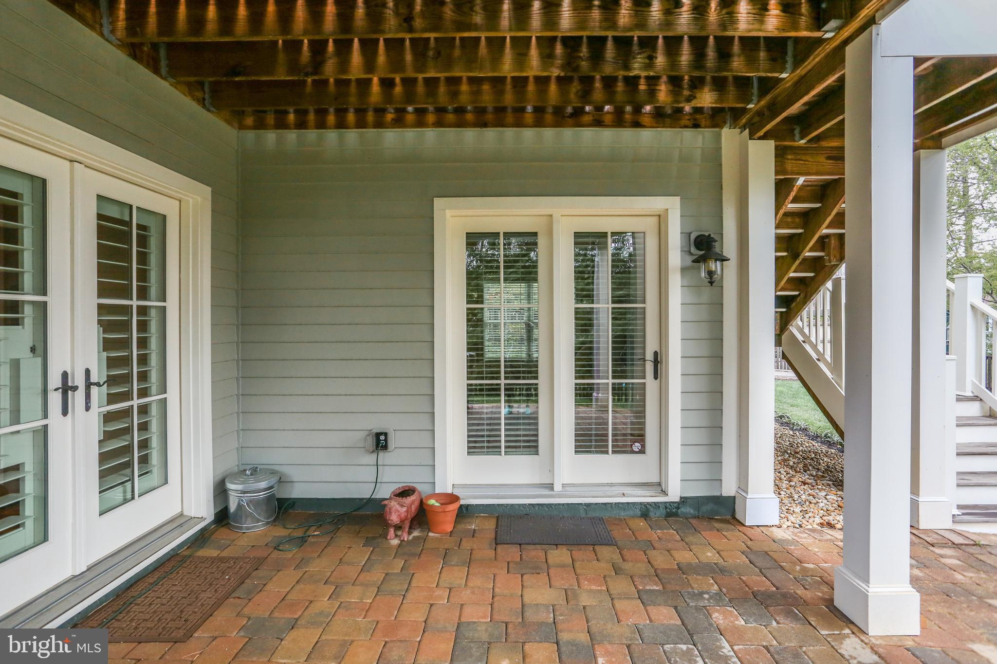 CRESCENT HILLS - Residential