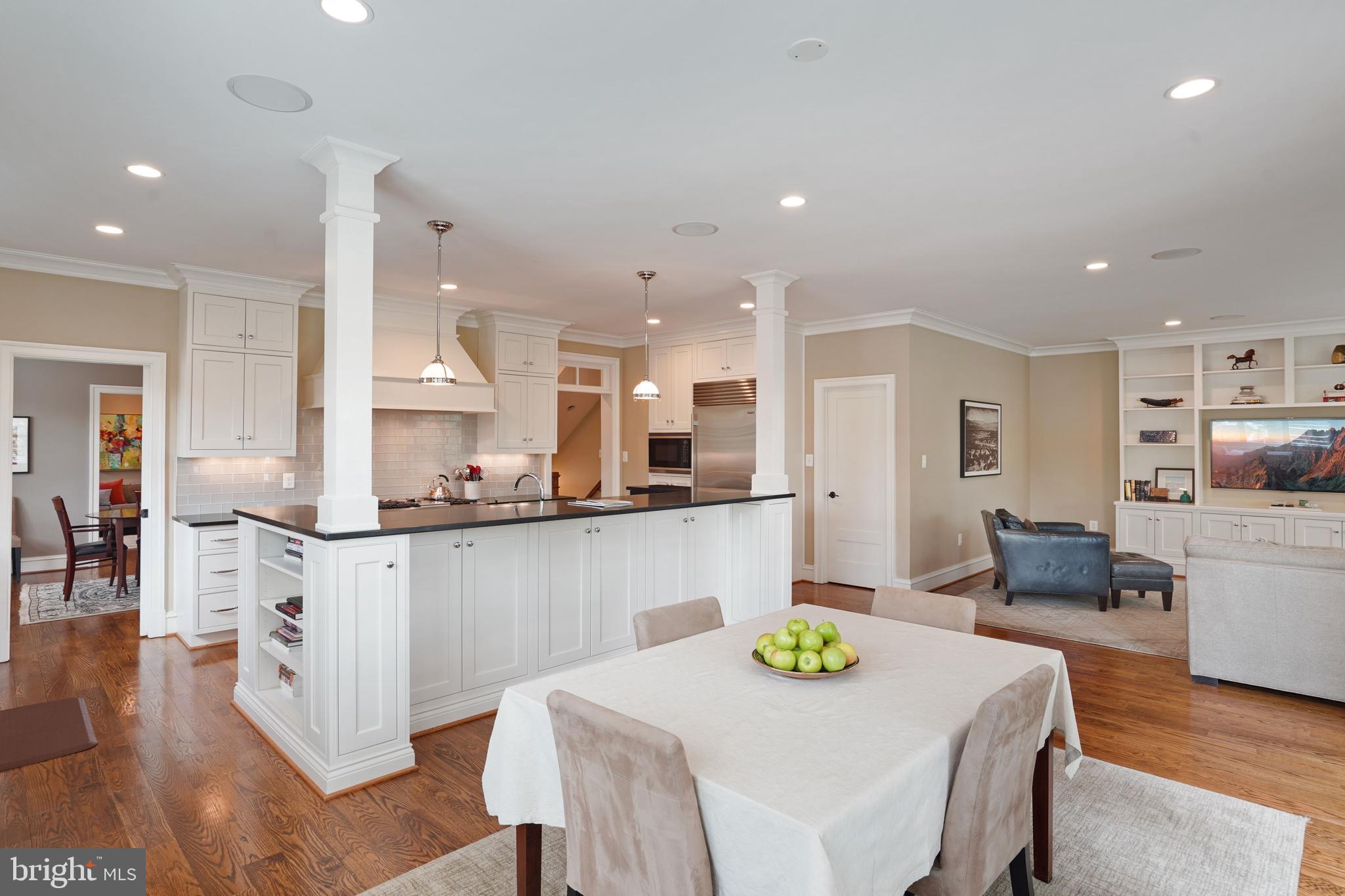 CRESCENT HILLS - Residential