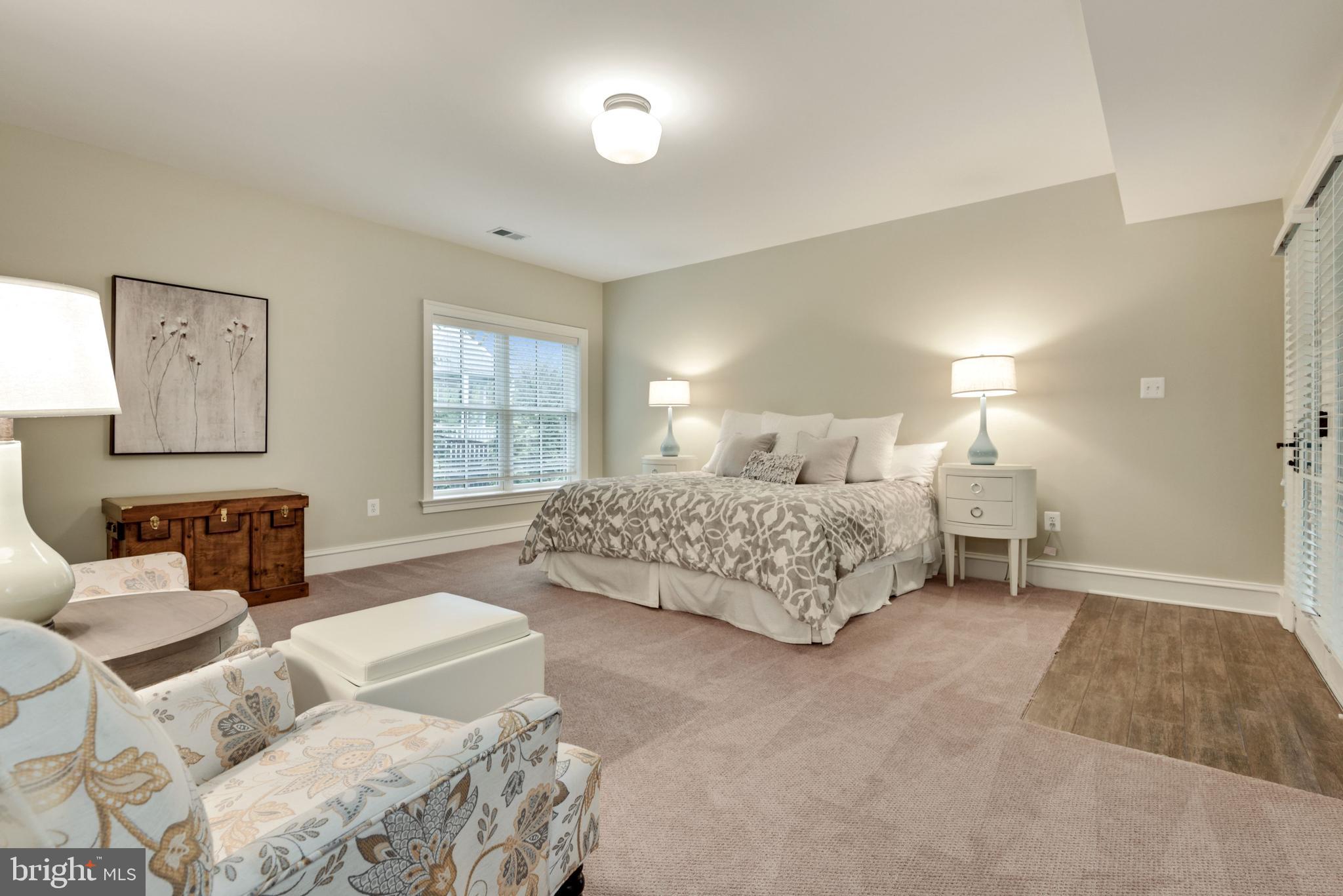 CRESCENT HILLS - Residential