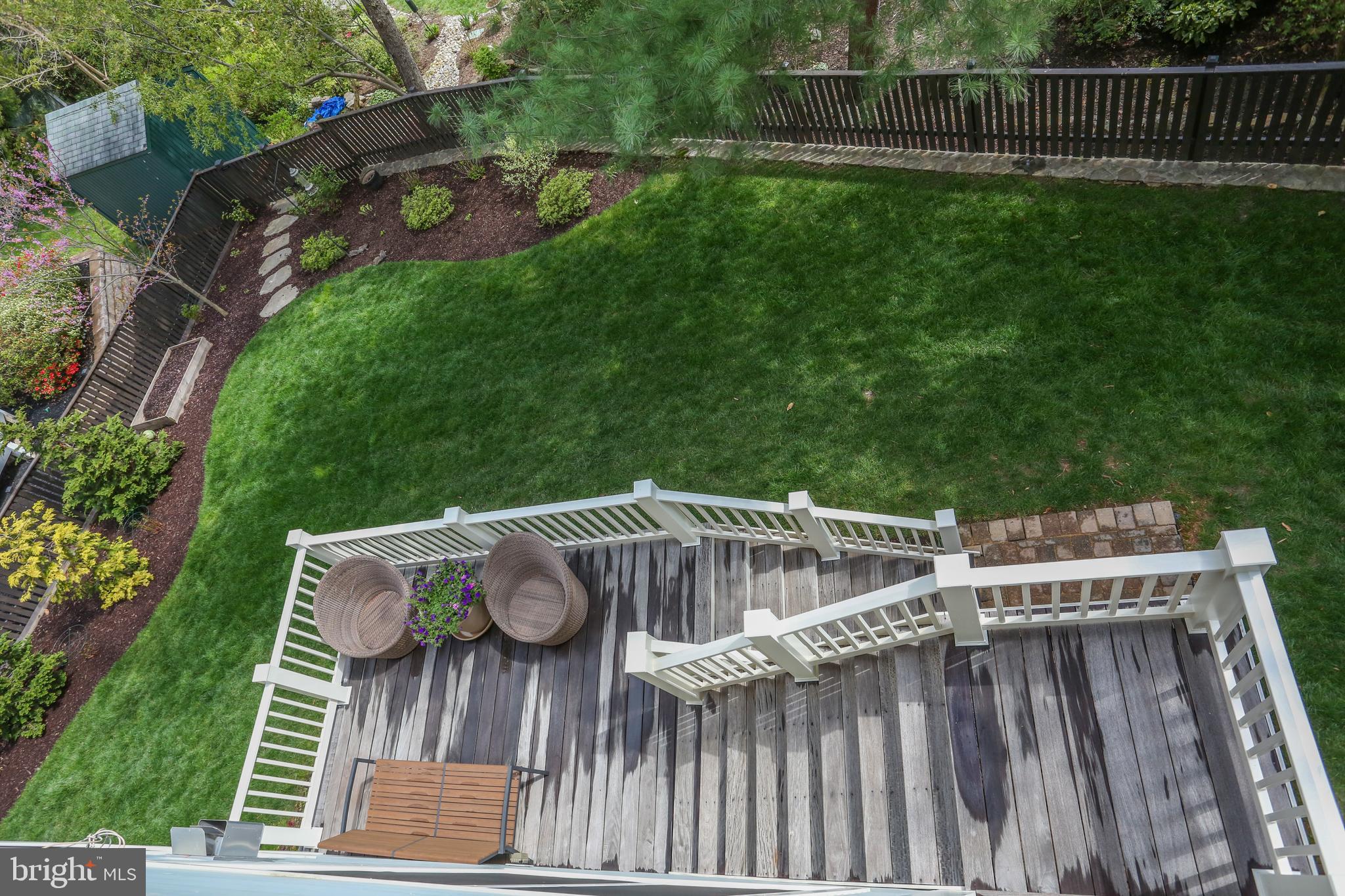 CRESCENT HILLS - Residential