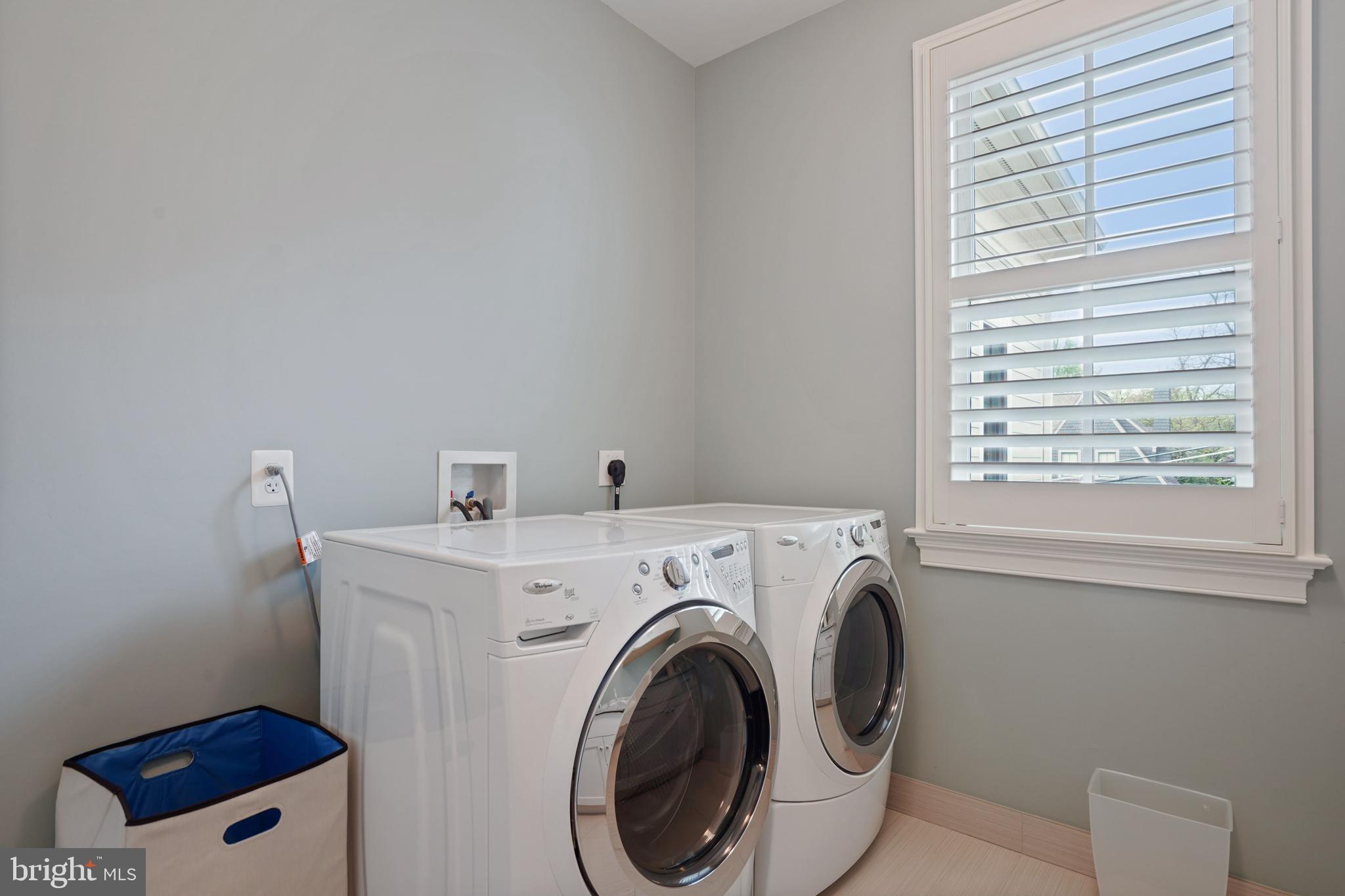 CRESCENT HILLS - Residential