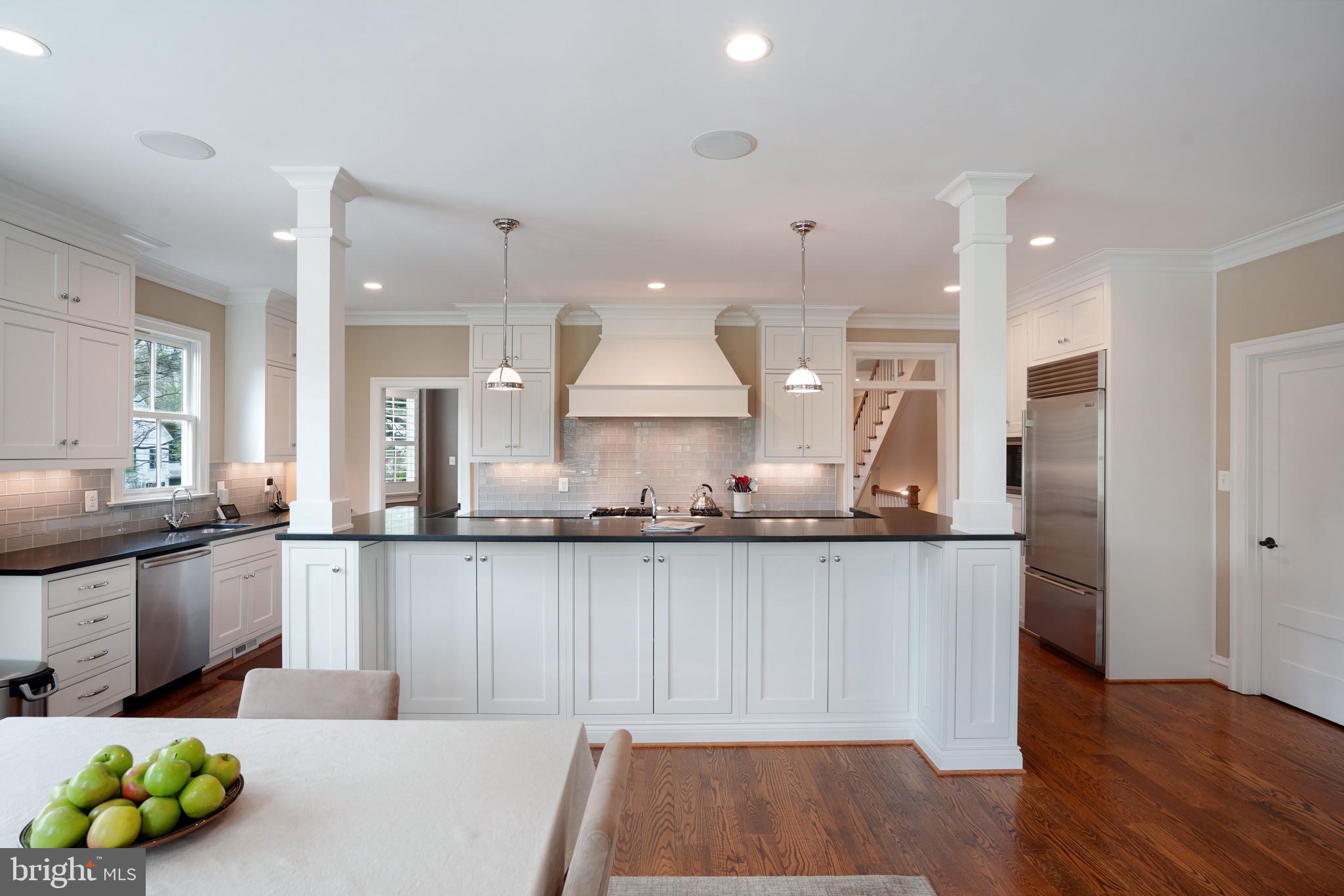 CRESCENT HILLS - Residential