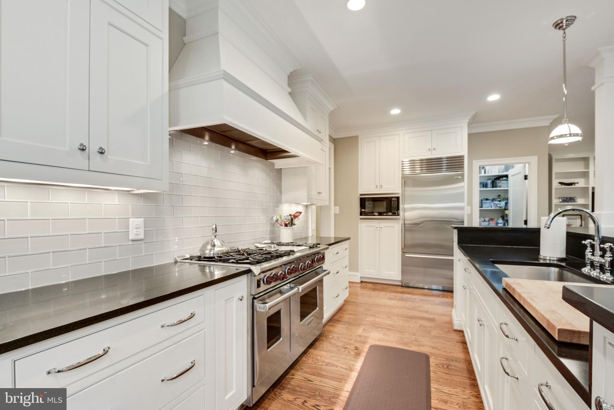 CRESCENT HILLS - Residential