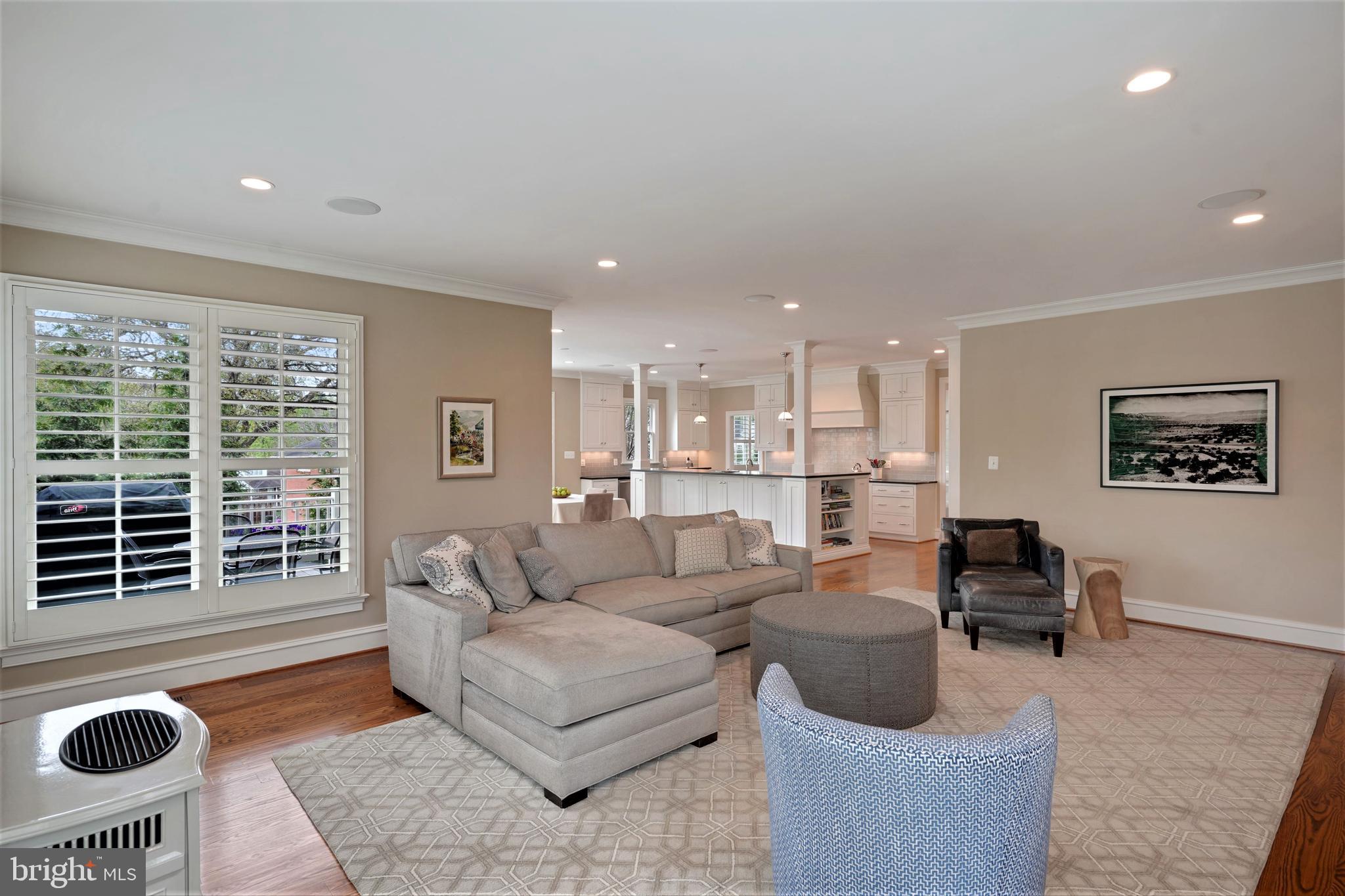 CRESCENT HILLS - Residential