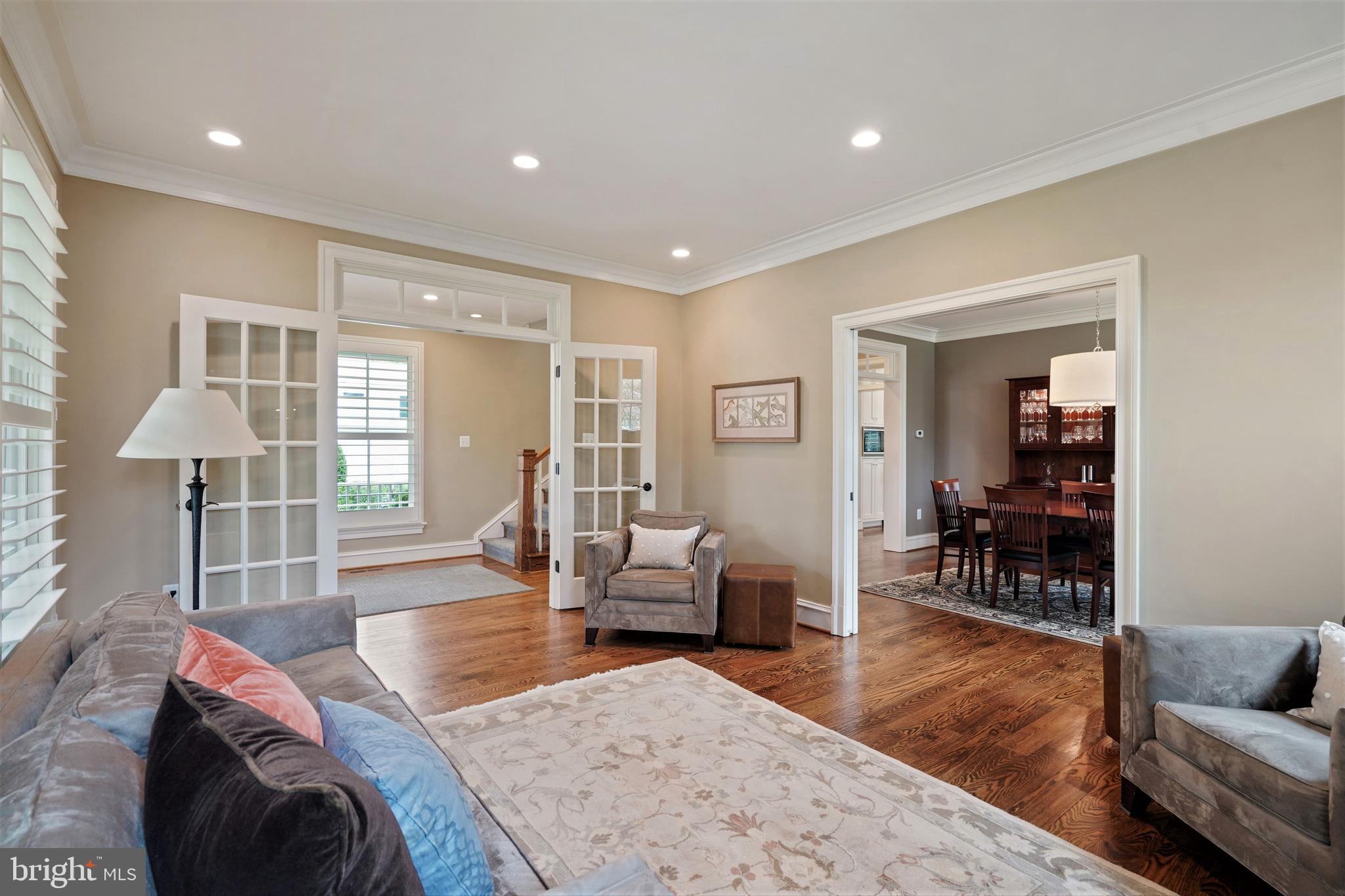 CRESCENT HILLS - Residential