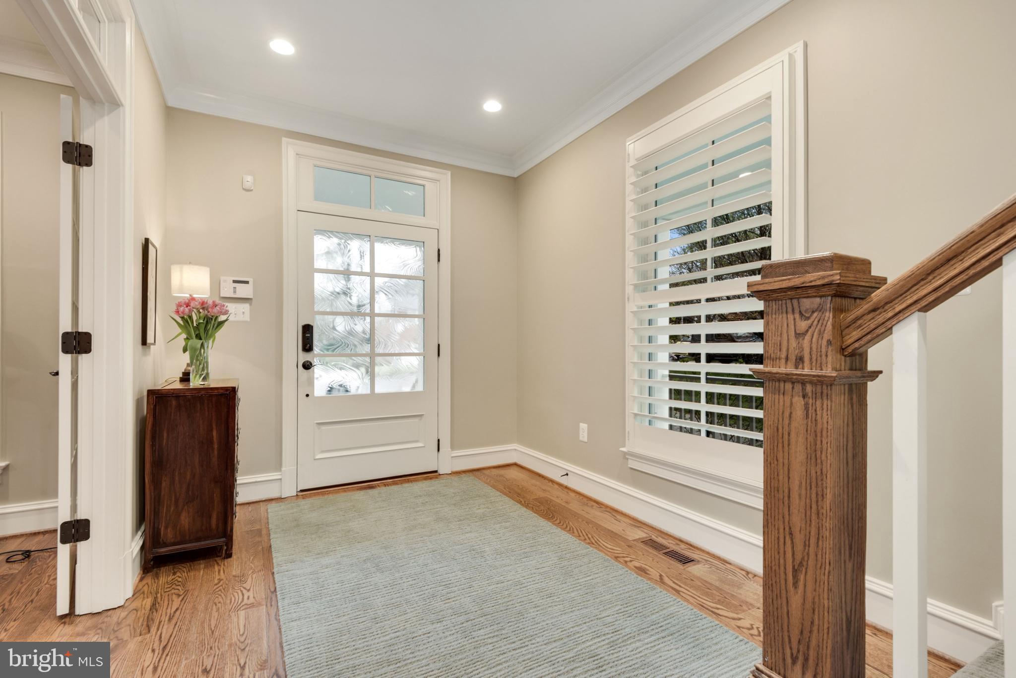 CRESCENT HILLS - Residential