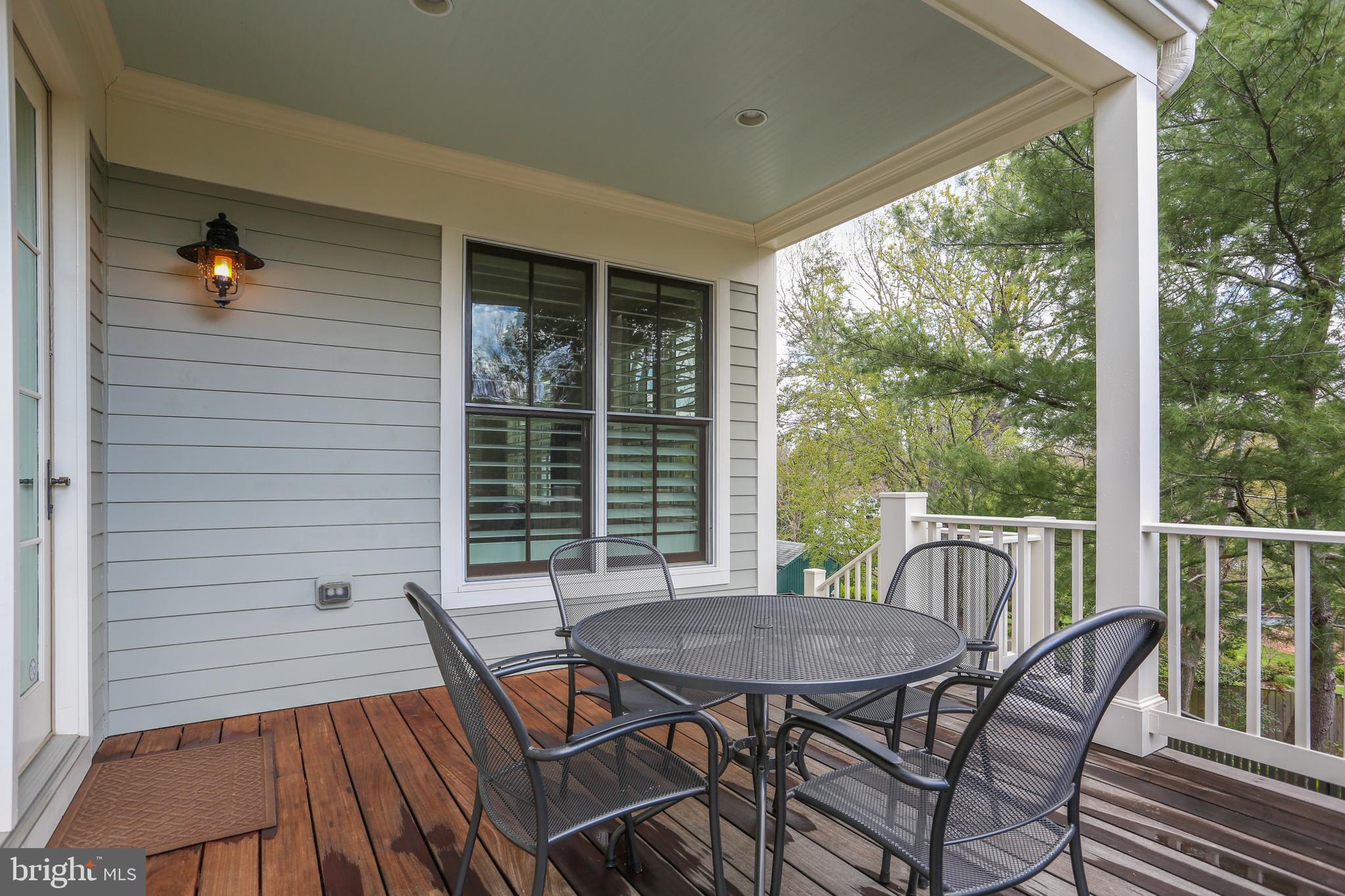 CRESCENT HILLS - Residential