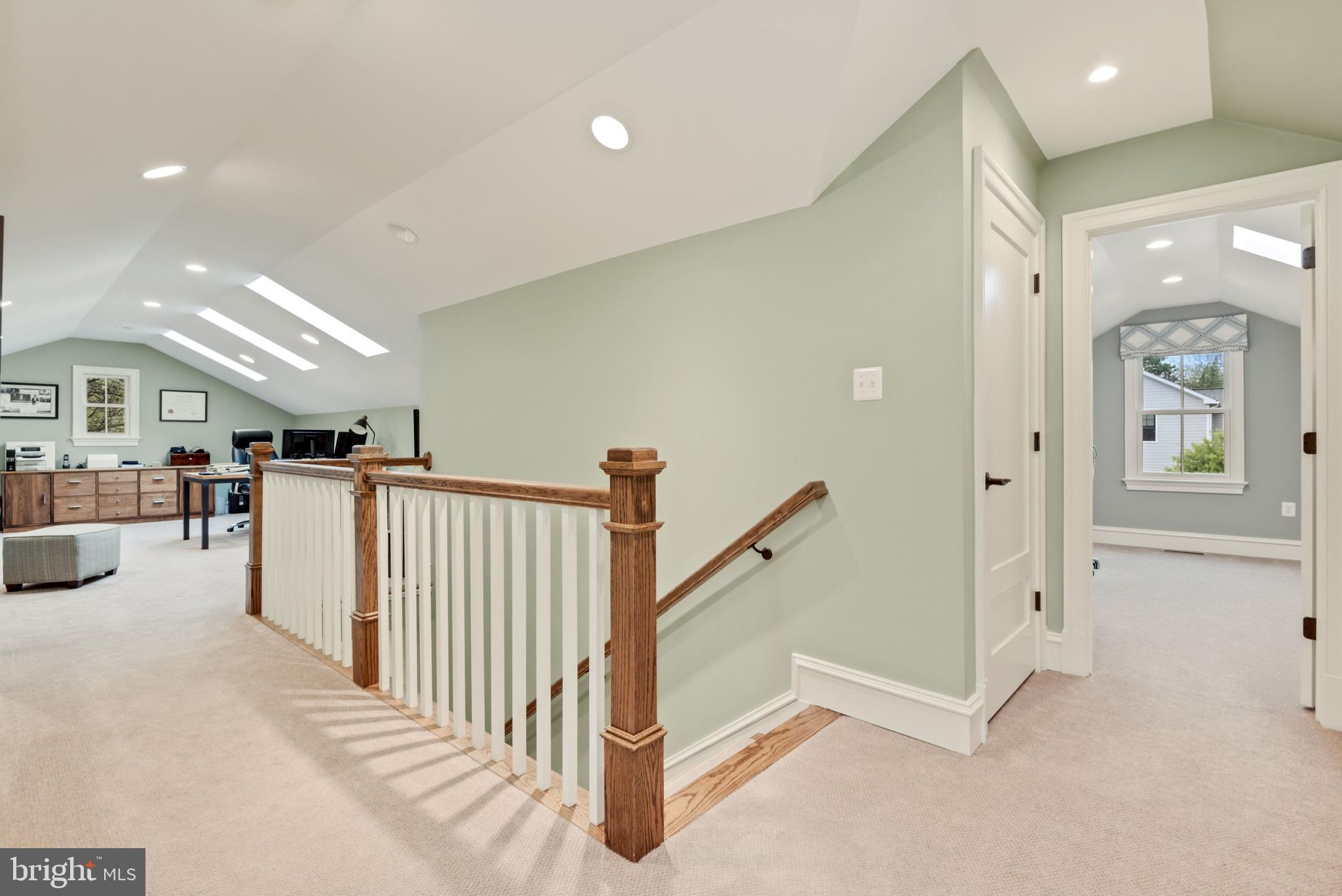 CRESCENT HILLS - Residential