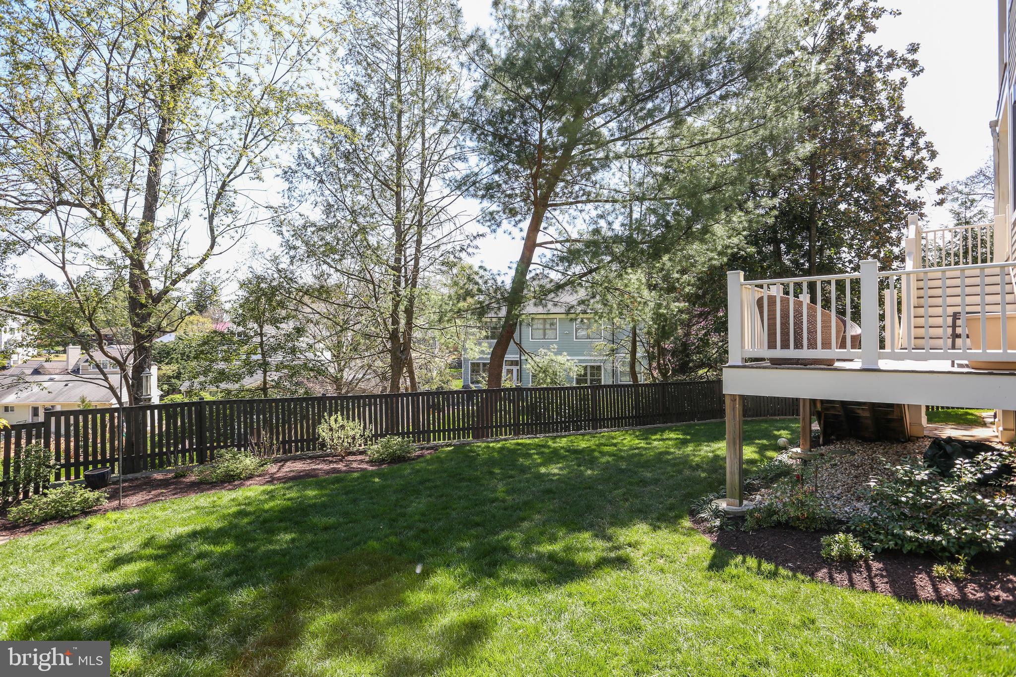 CRESCENT HILLS - Residential