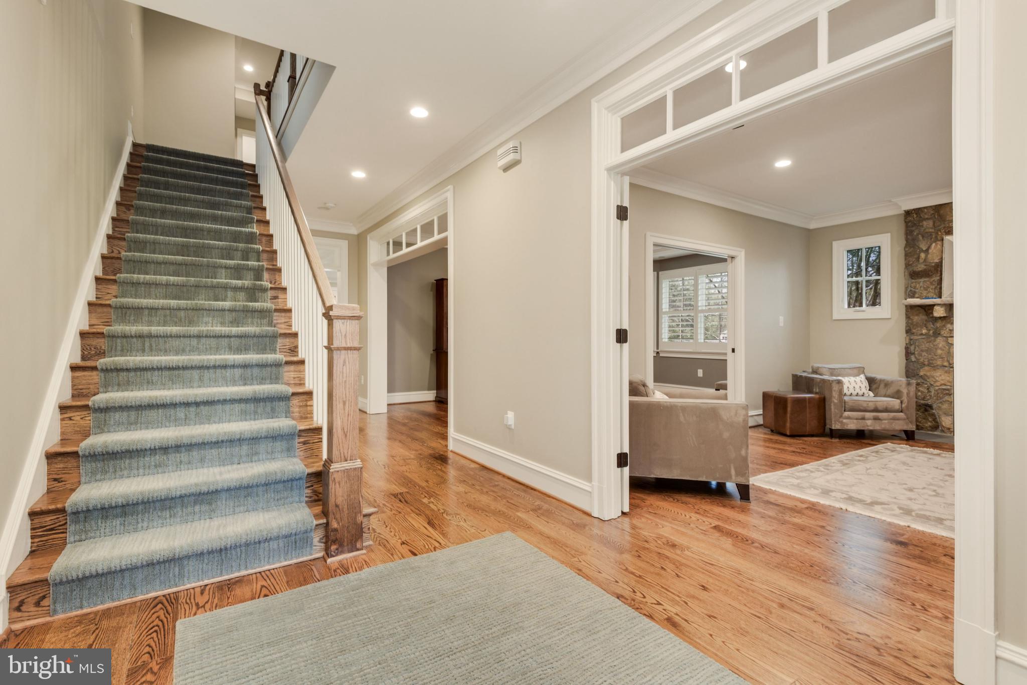 CRESCENT HILLS - Residential