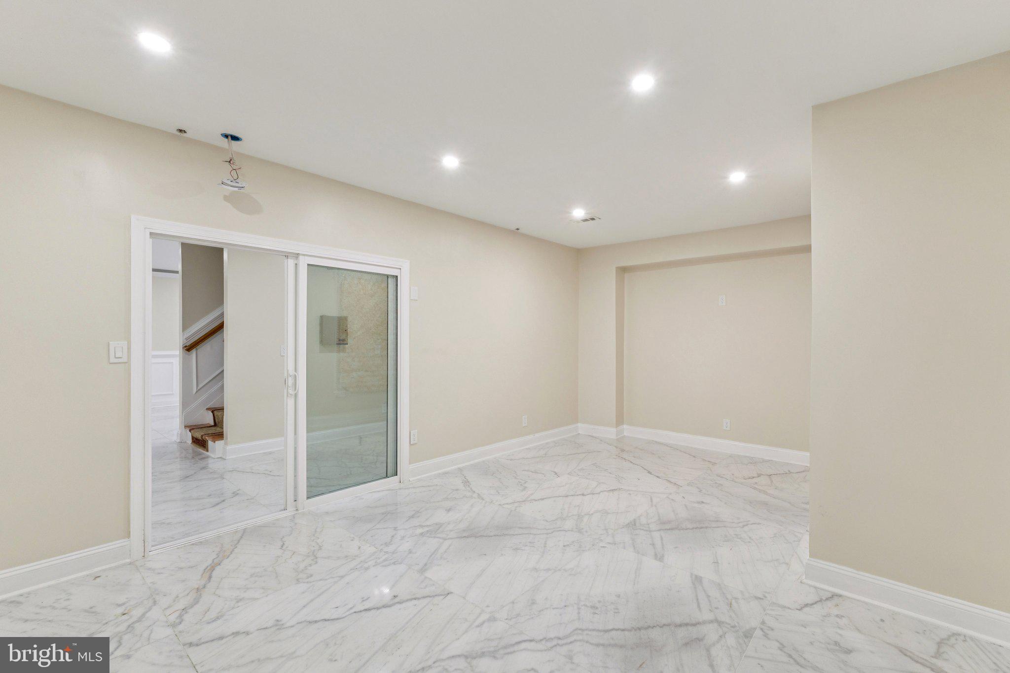 TALL OAKS ESTATES - Residential