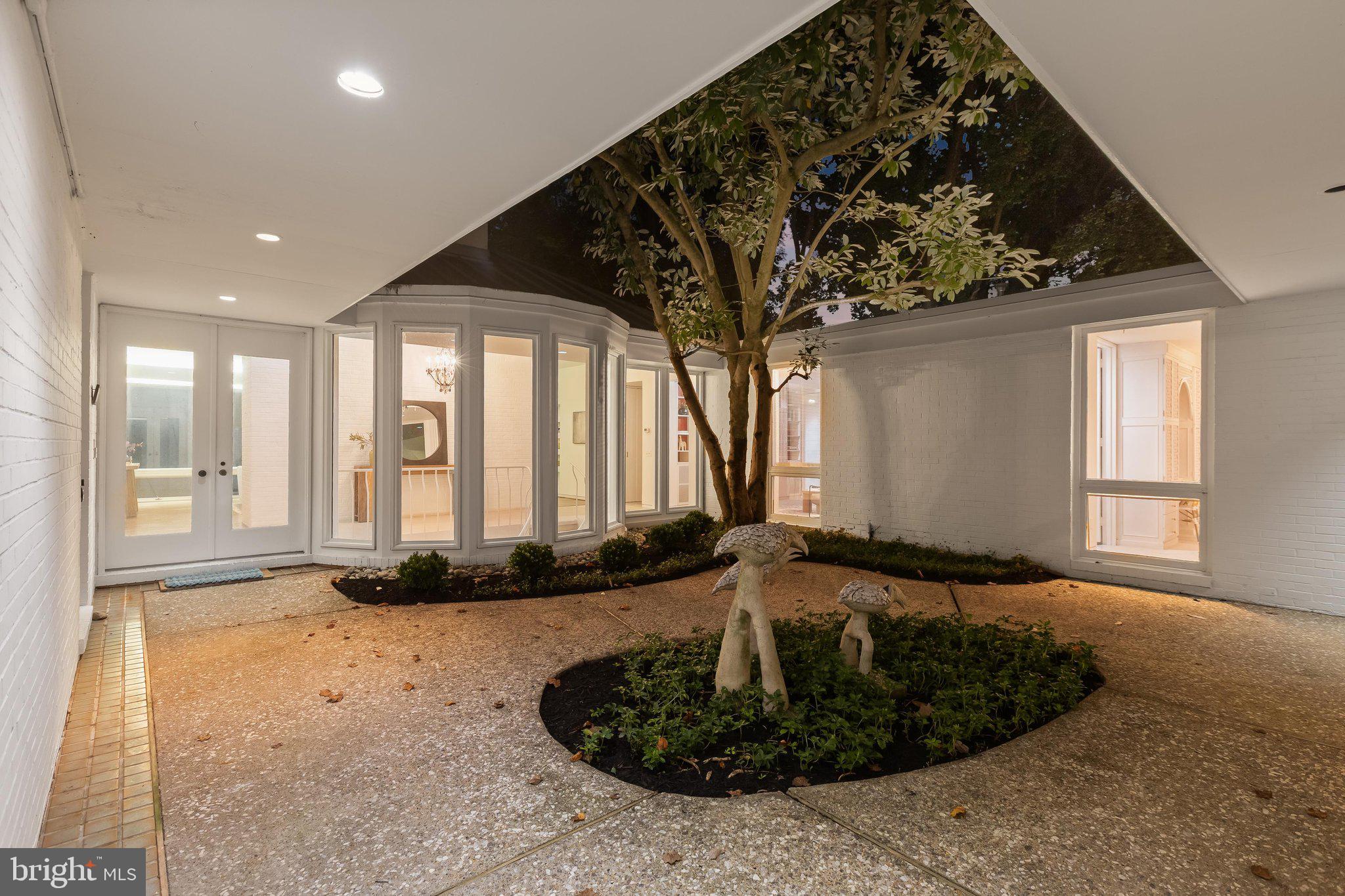 18 BRANCHWOOD COURT