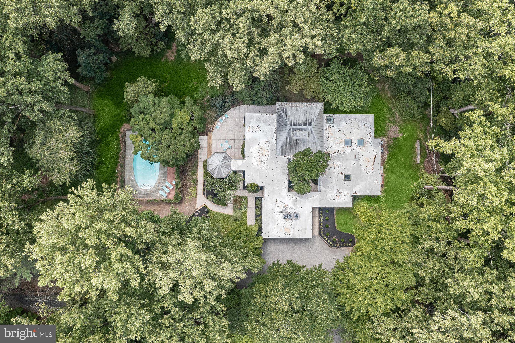 18 BRANCHWOOD COURT