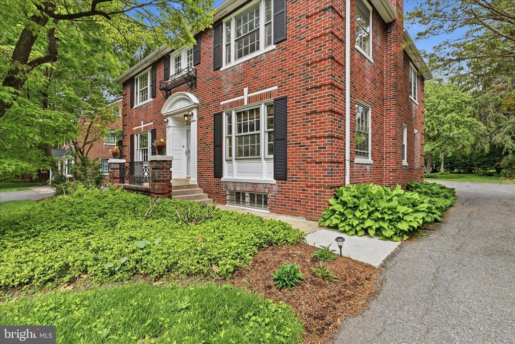 Photo of 525 N President Avenue, LANCASTER, PA 17603 (MLS # PALA2088136)