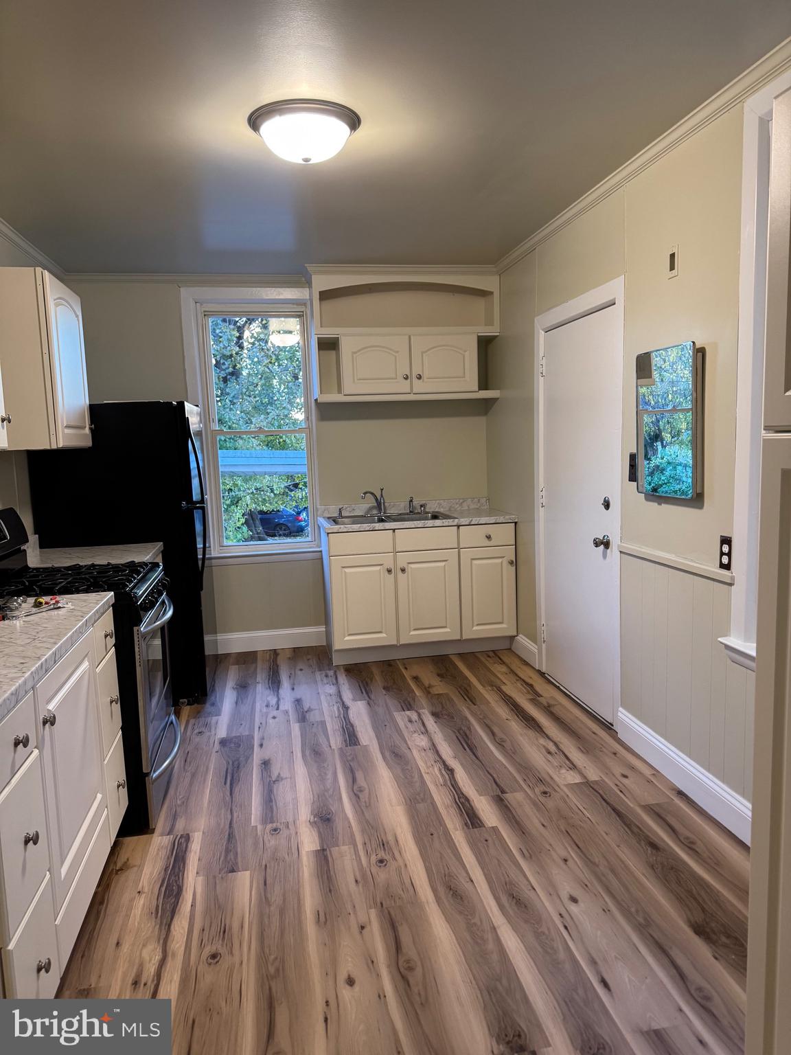 720 N PERSHING AVENUE