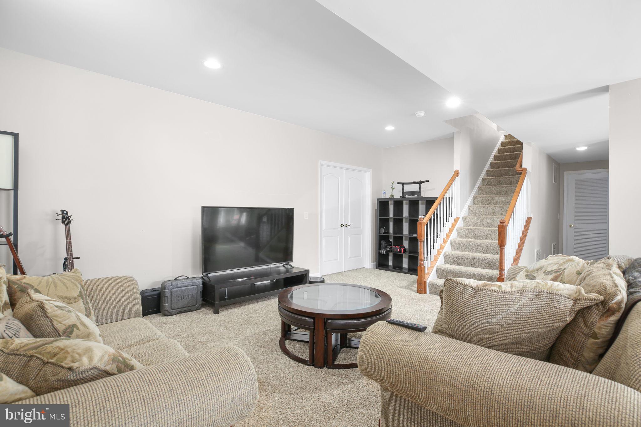 DAVIS ESTATES - Residential