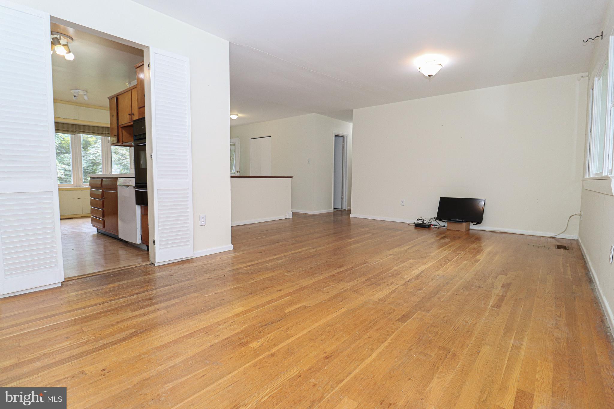 DUNN LORING WOODS - Residential