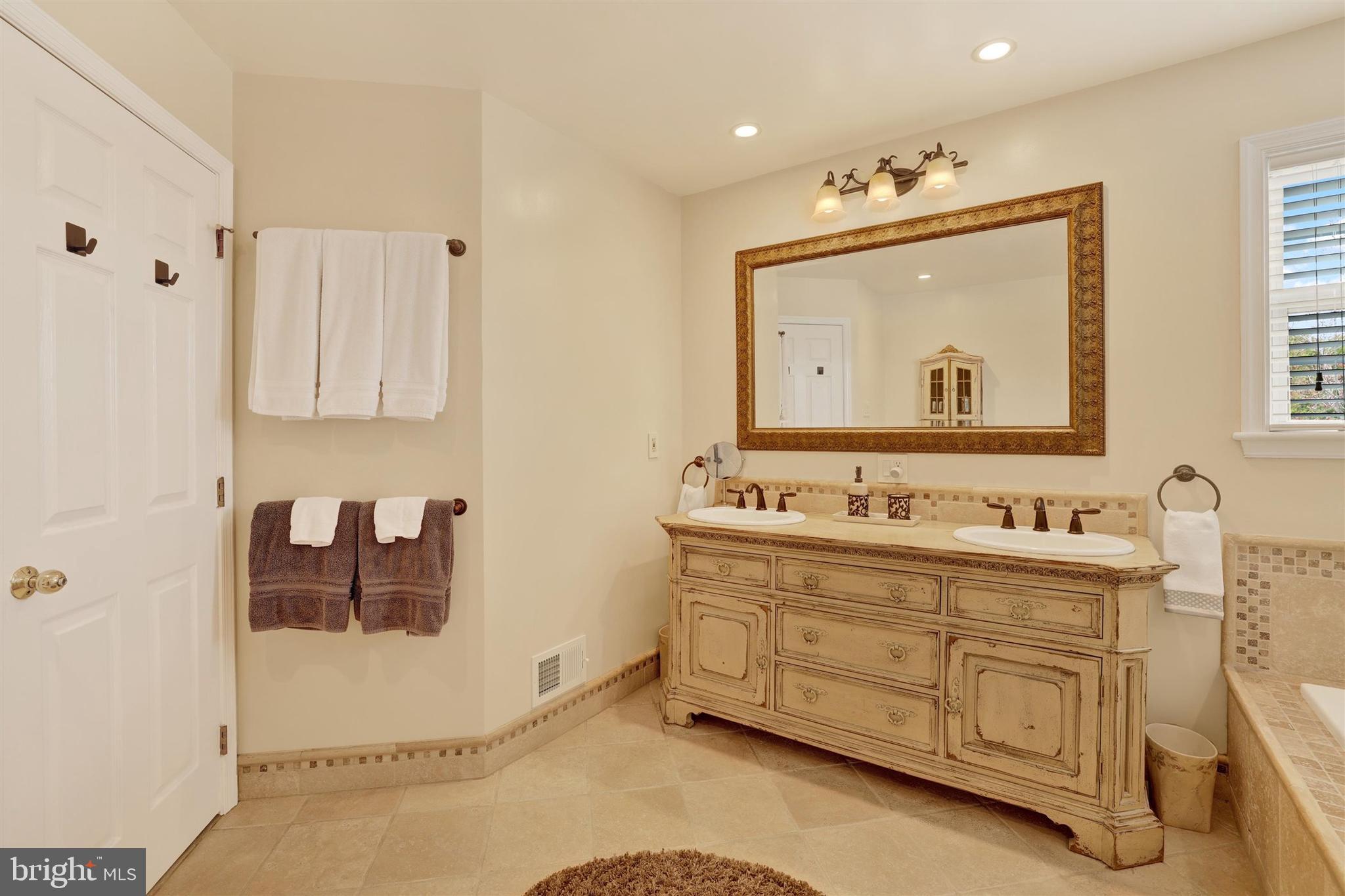 HEARTHSTONE - Residential