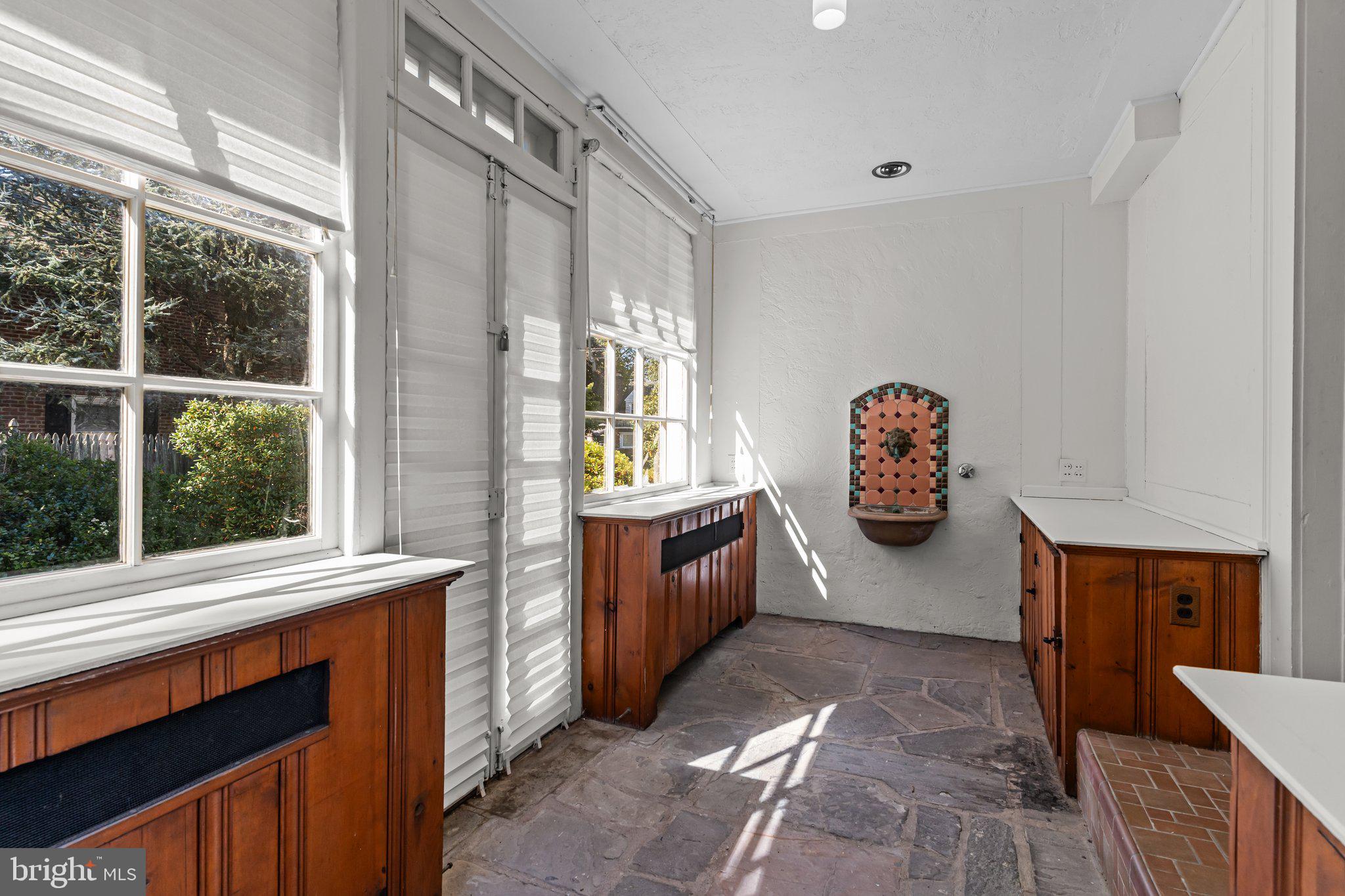 ROWLAND PARK - Residential