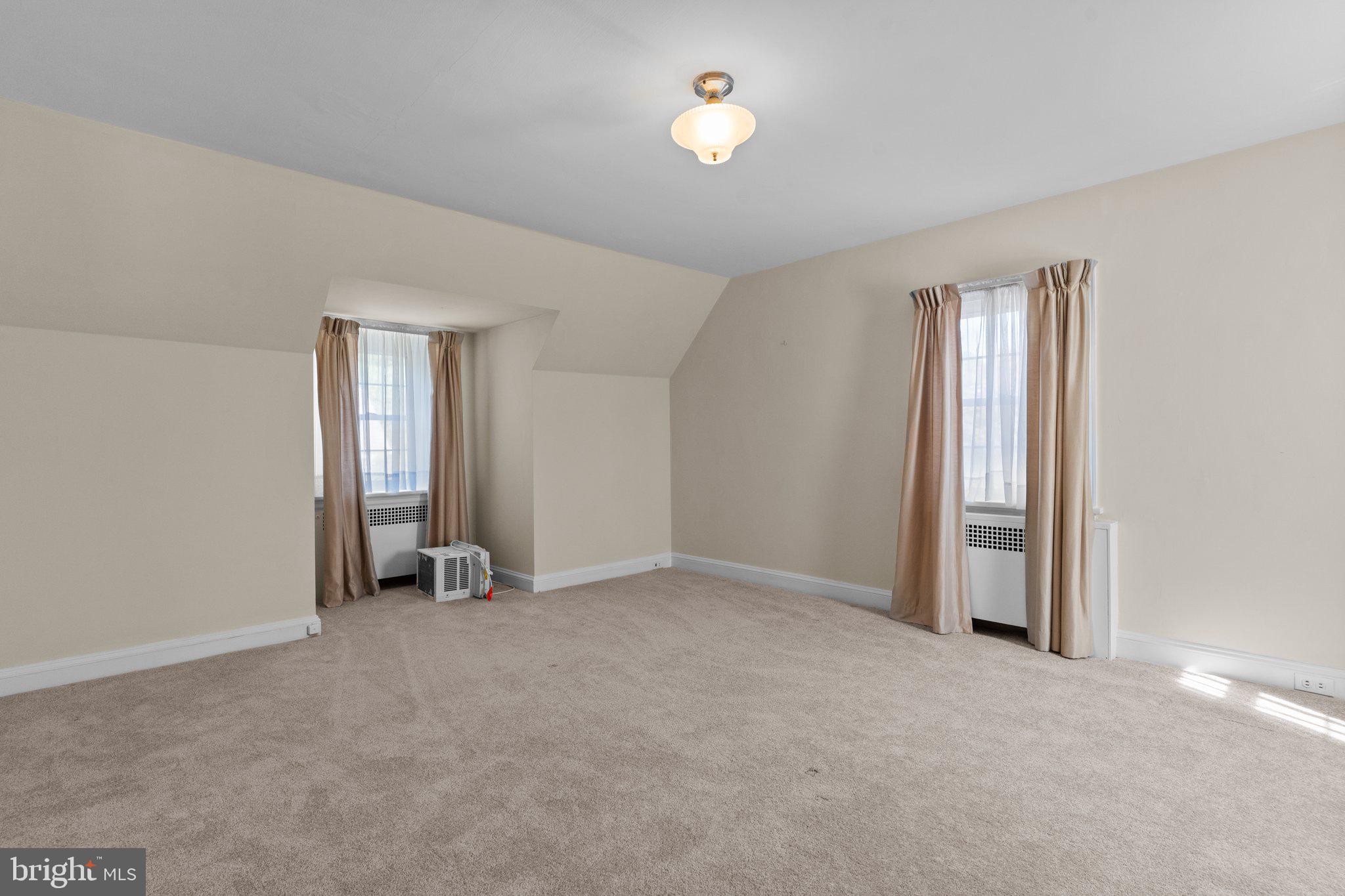 ROWLAND PARK - Residential