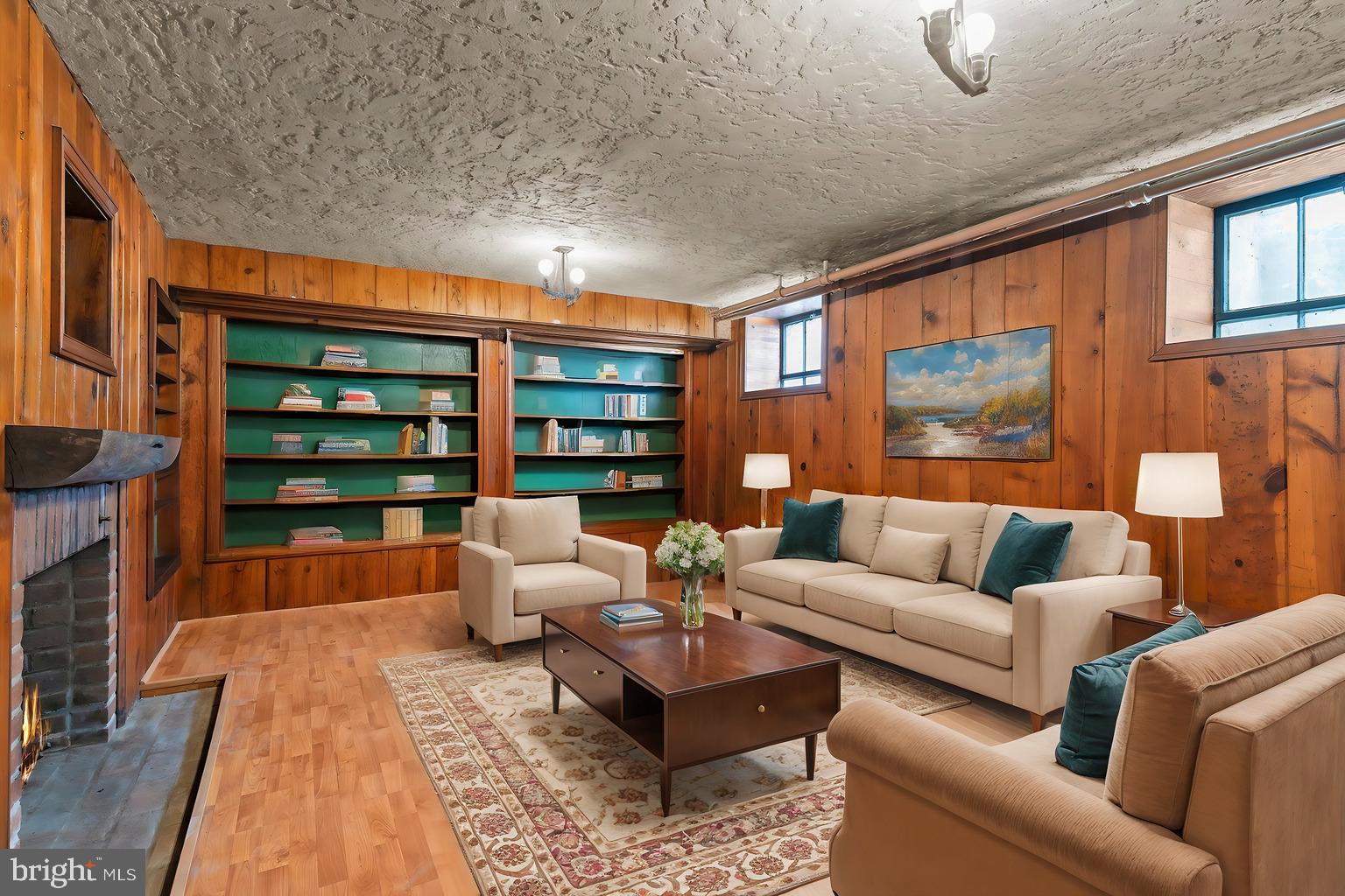 ROWLAND PARK - Residential