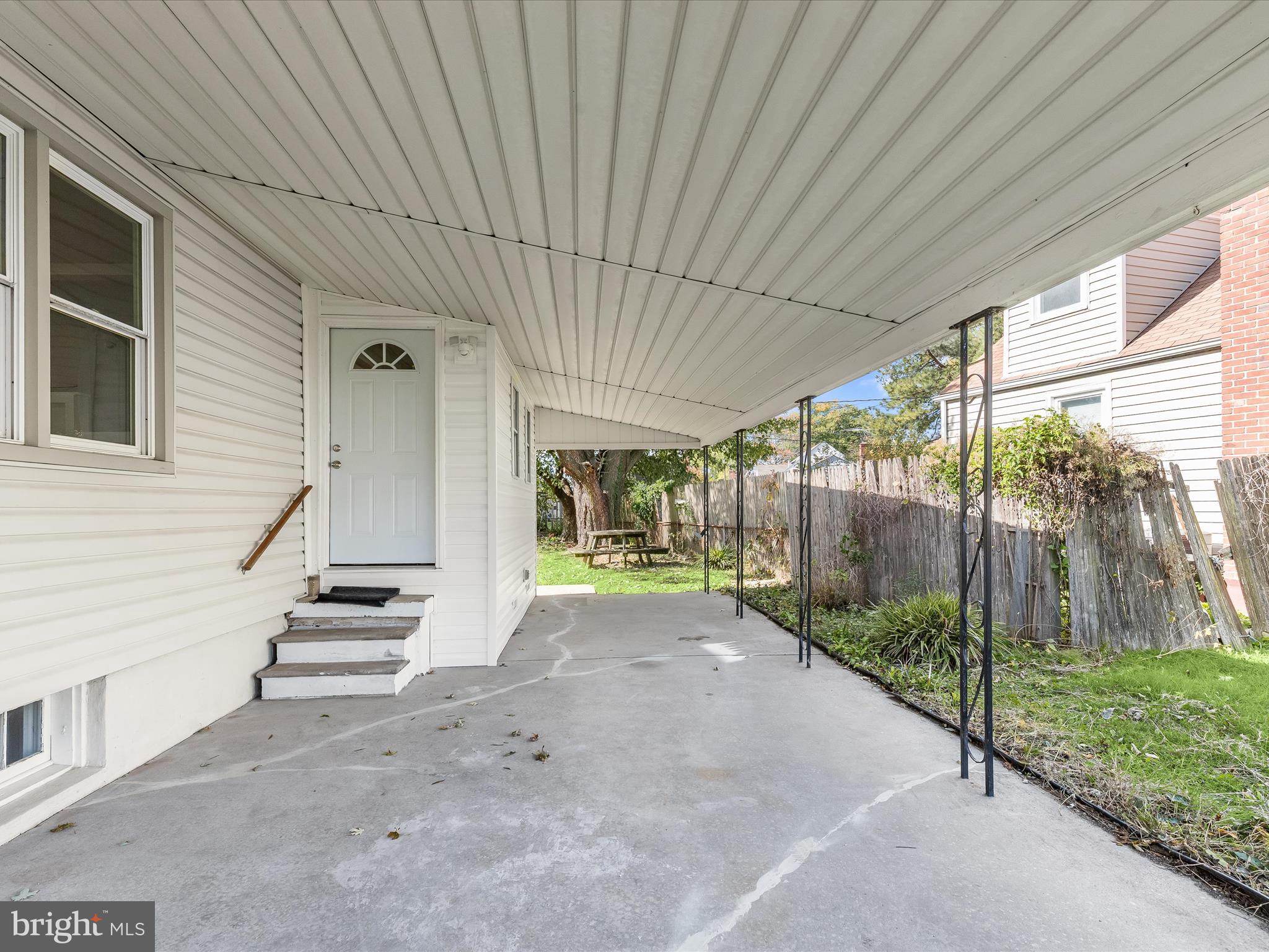 LYNBROOK - Residential