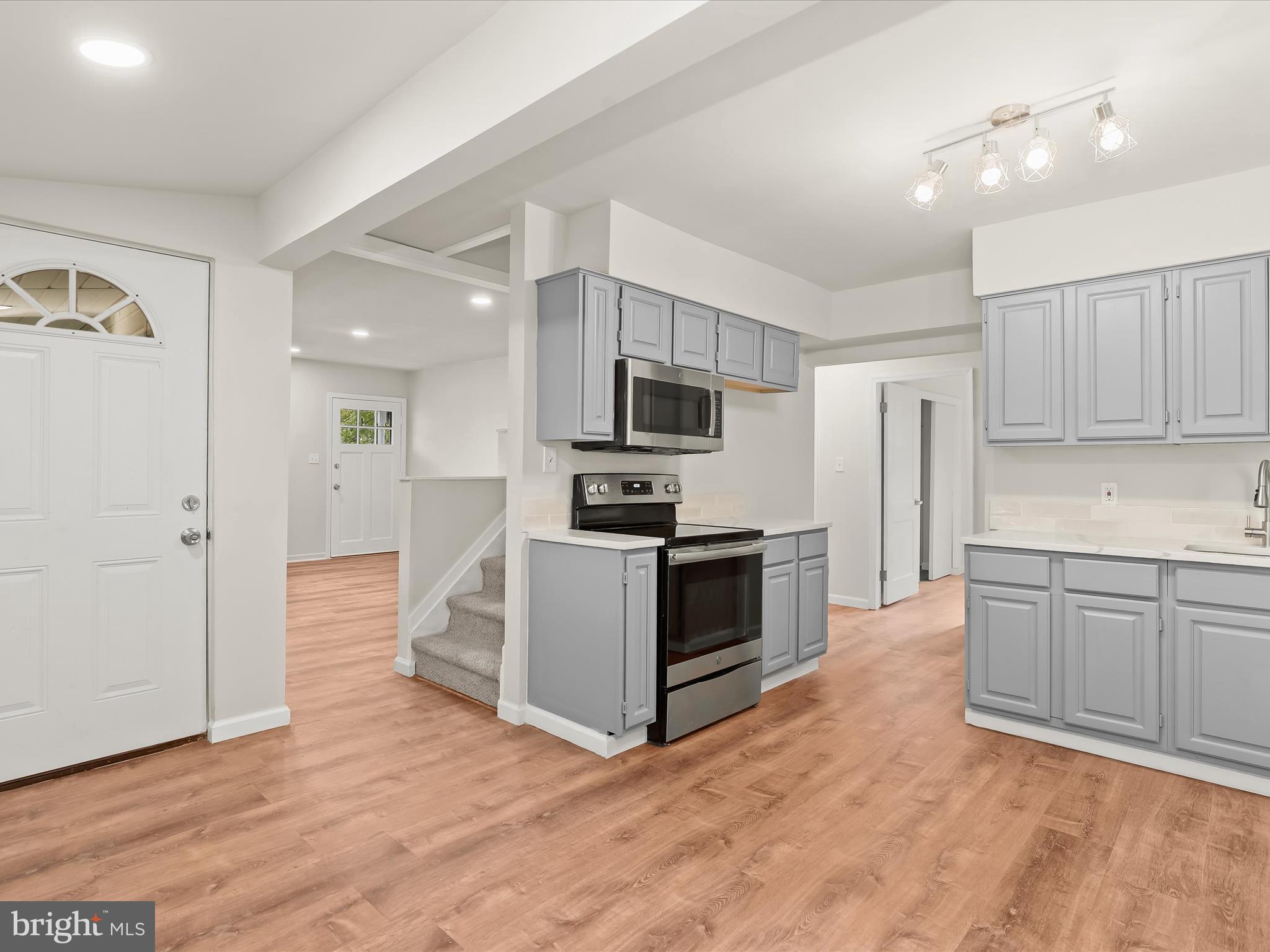 LYNBROOK - Residential