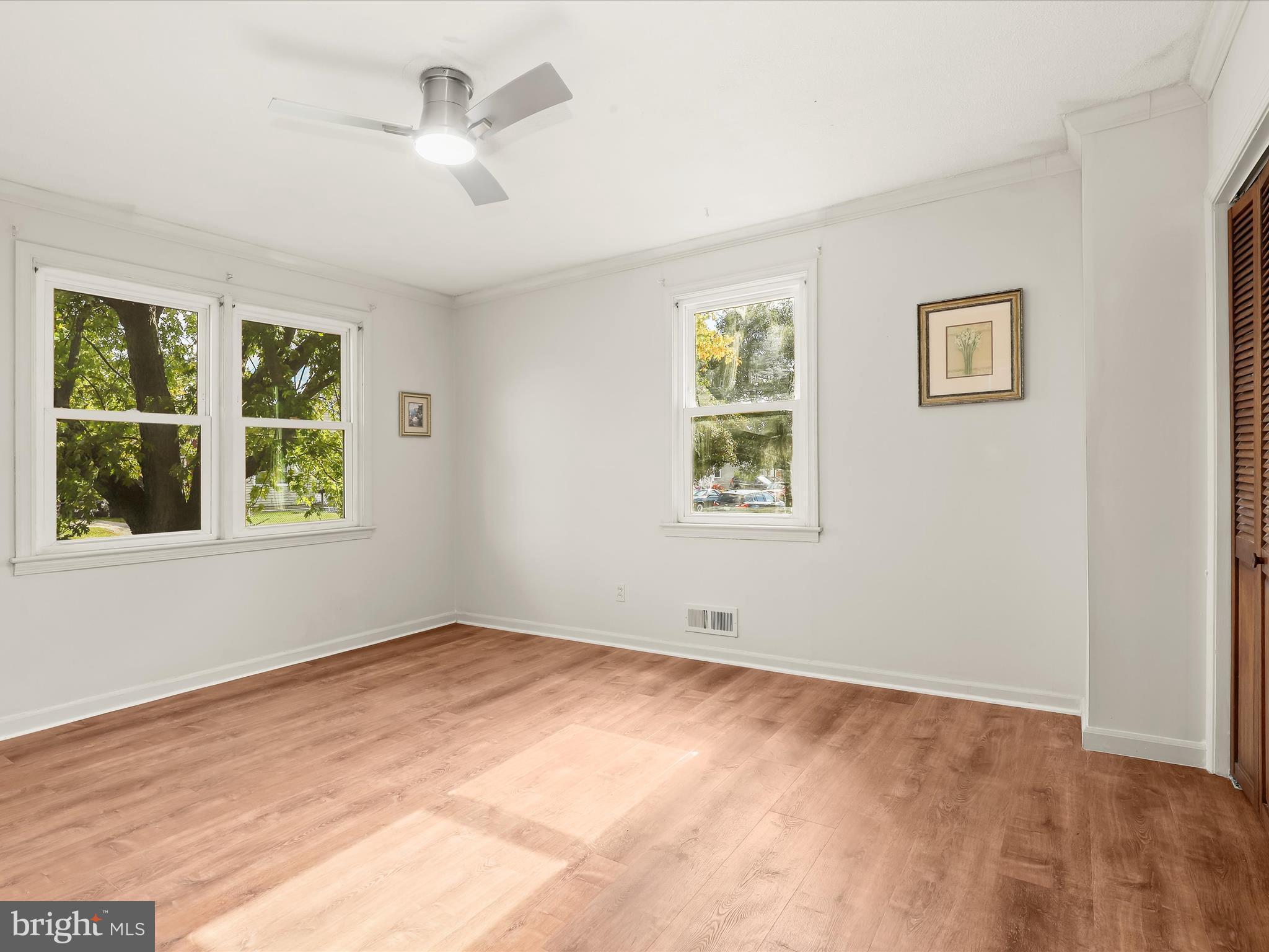 LYNBROOK - Residential