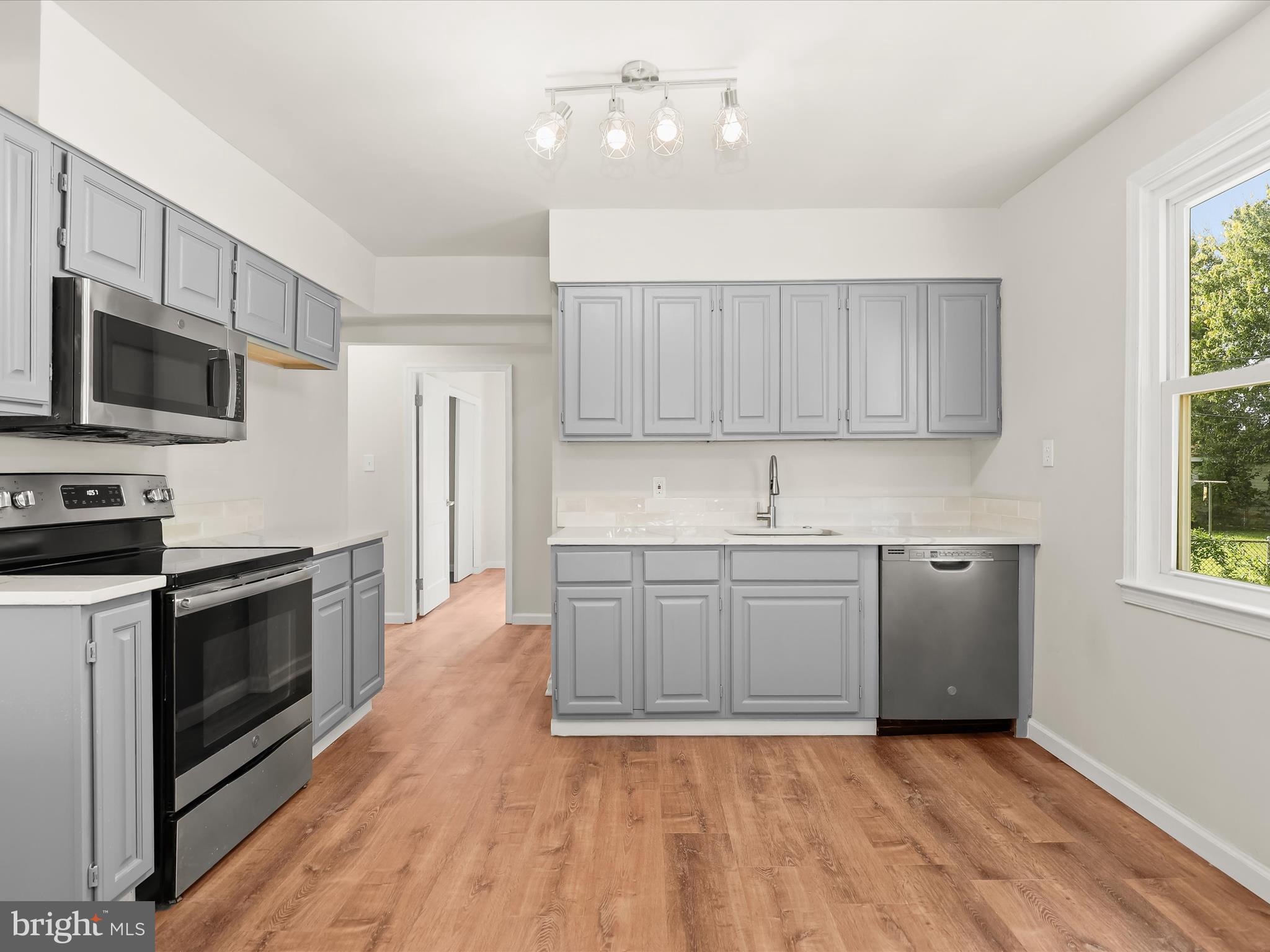 LYNBROOK - Residential