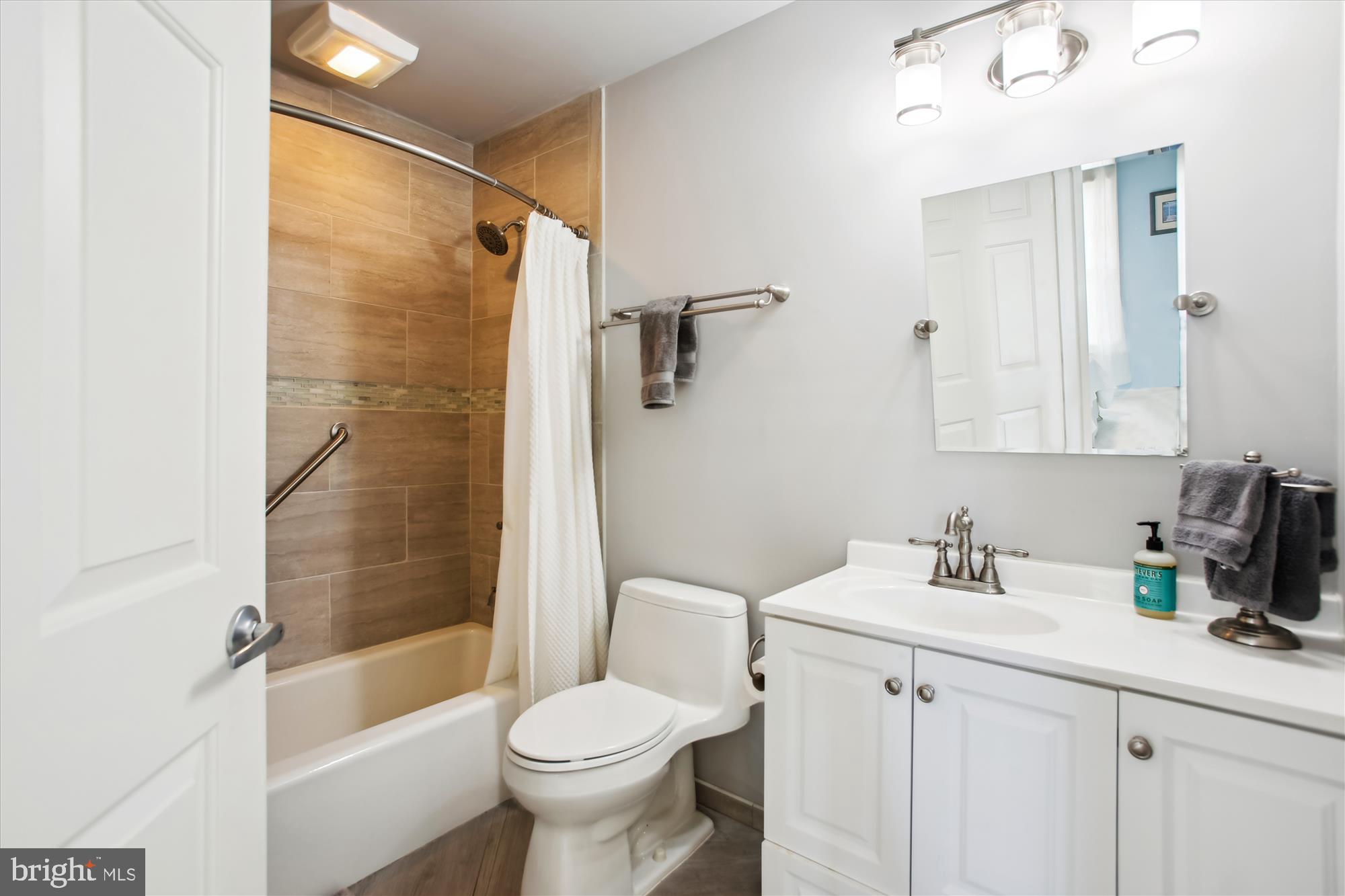 PARKSIDE AT MOUNT VERNON - Residential