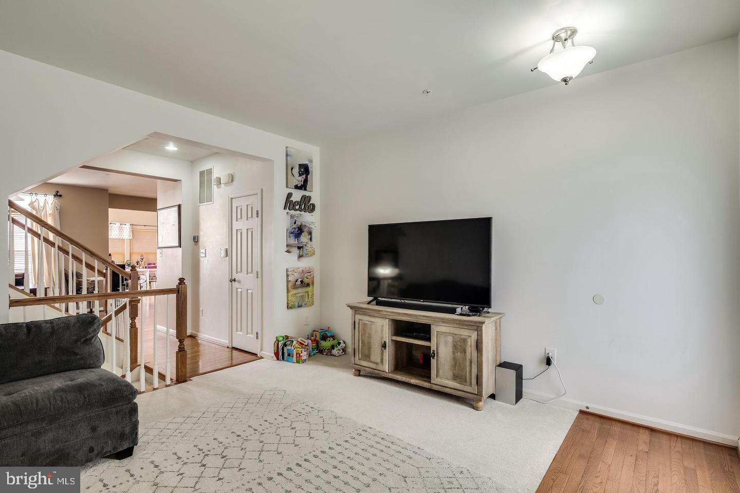 VILLAGES OF DORCHESTER - Residential Lease