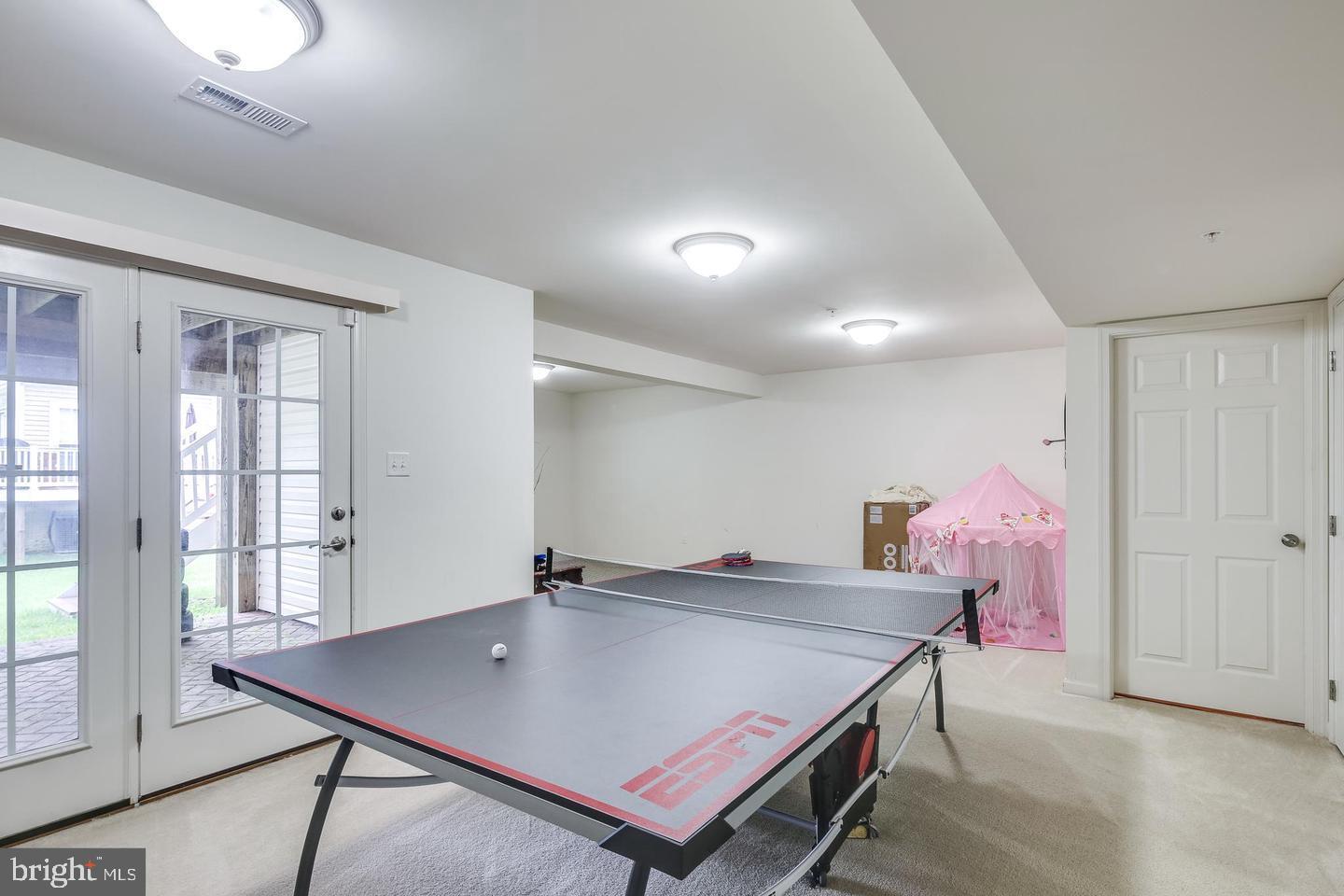 VILLAGES OF DORCHESTER - Residential Lease