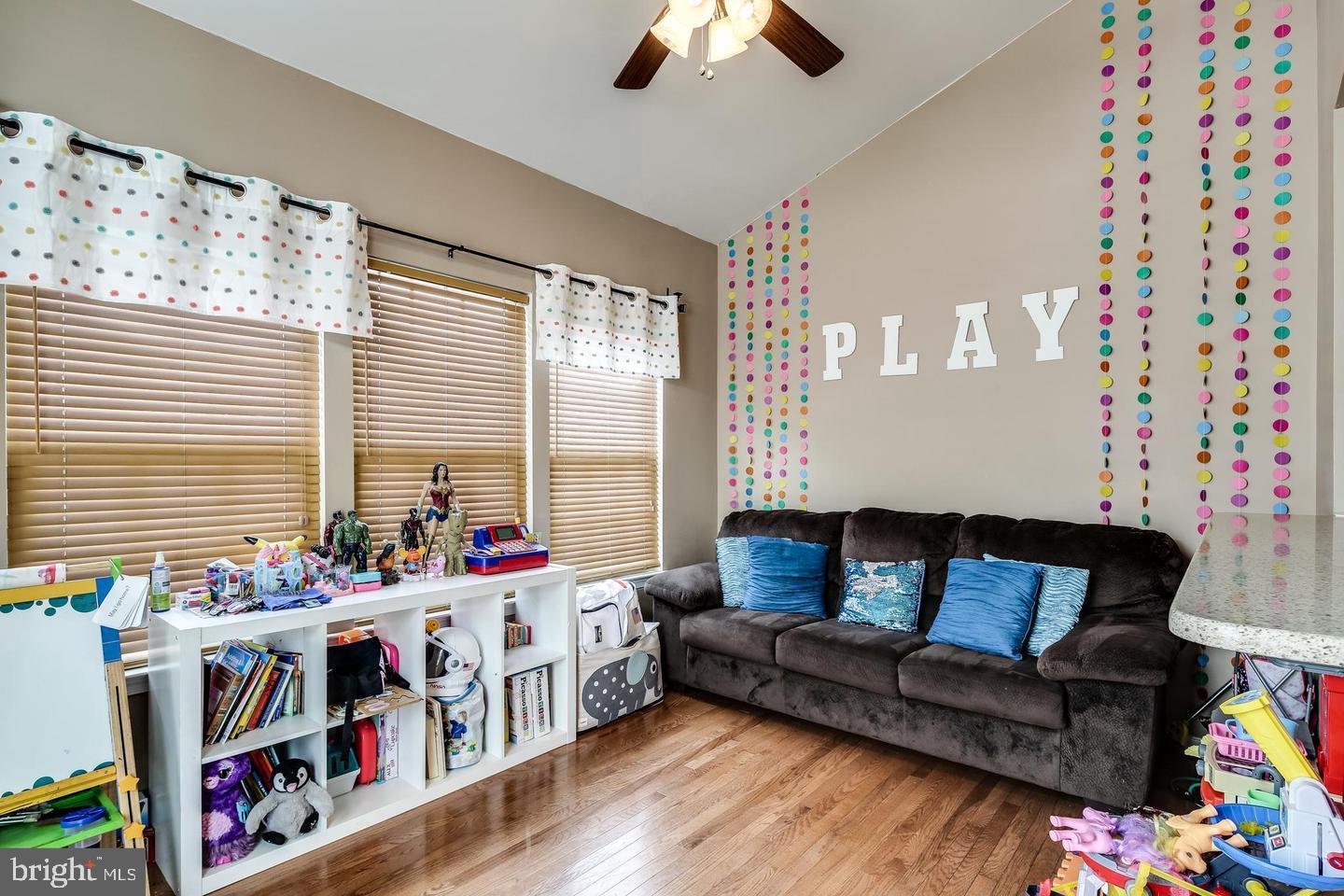 VILLAGES OF DORCHESTER - Residential Lease