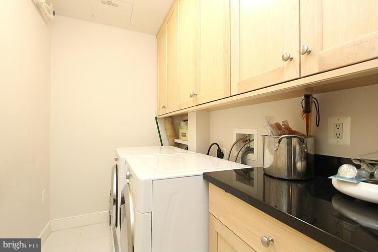 LIONSGATE - Residential Lease