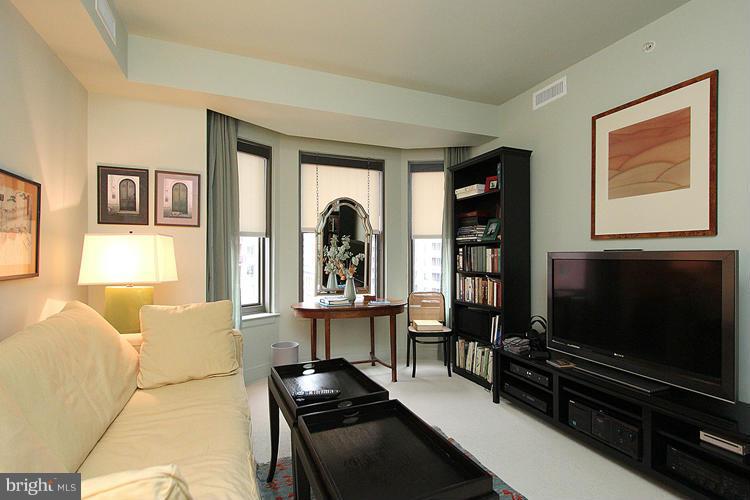 LIONSGATE - Residential Lease