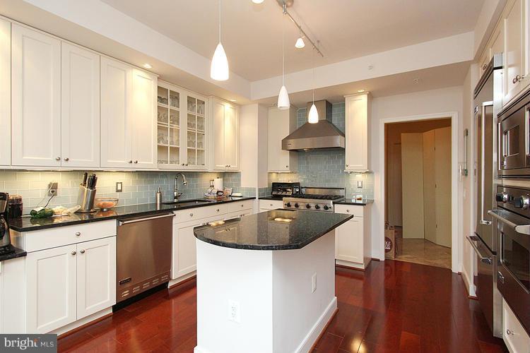 LIONSGATE - Residential Lease