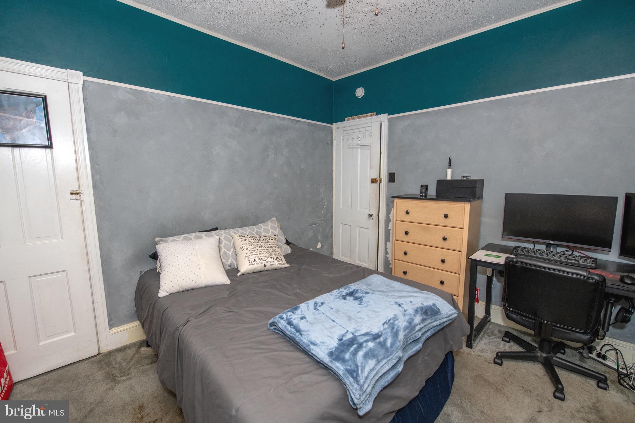 ROXBOROUGH - Residential