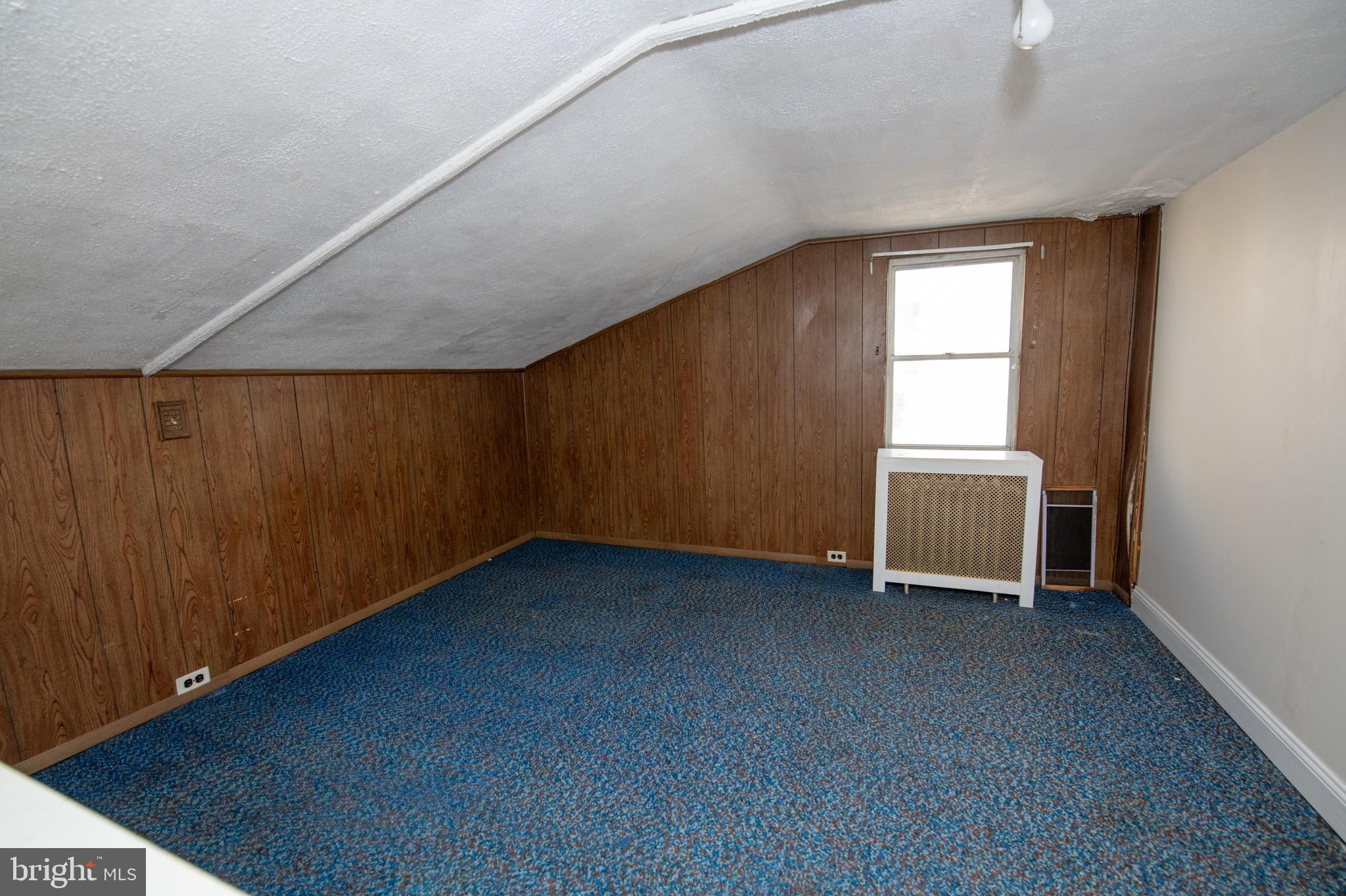 ROXBOROUGH - Residential