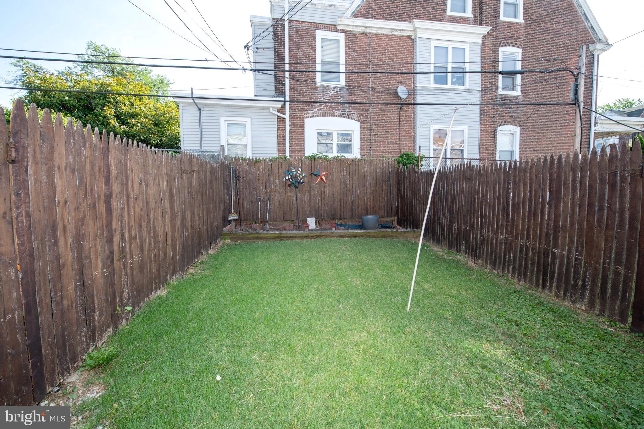 ROXBOROUGH - Residential