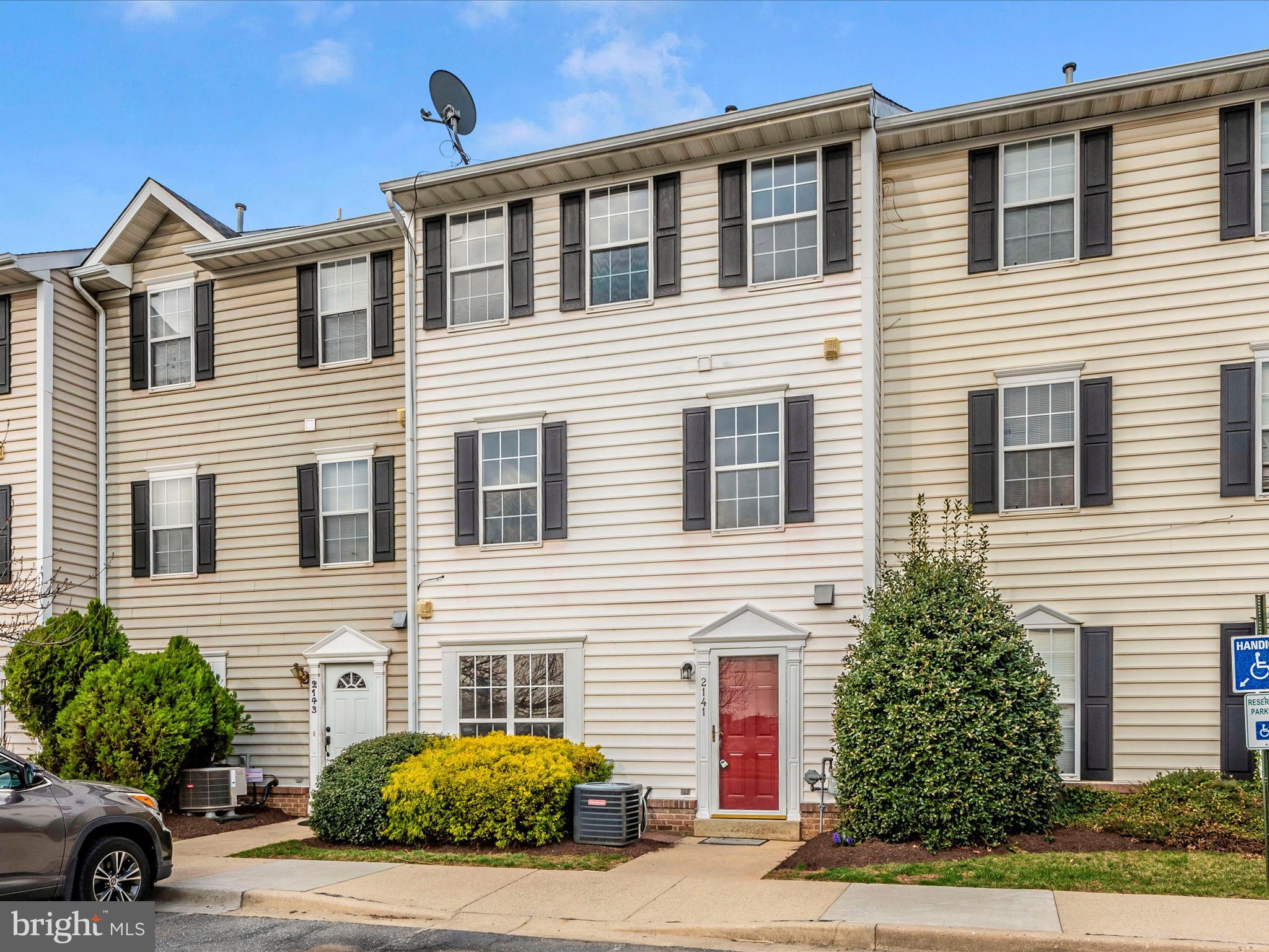 AVINGTON PARK - Residential